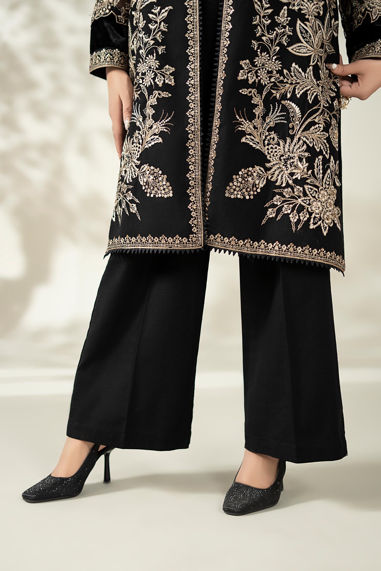 3 Piece Embroidered Khaddar Suit