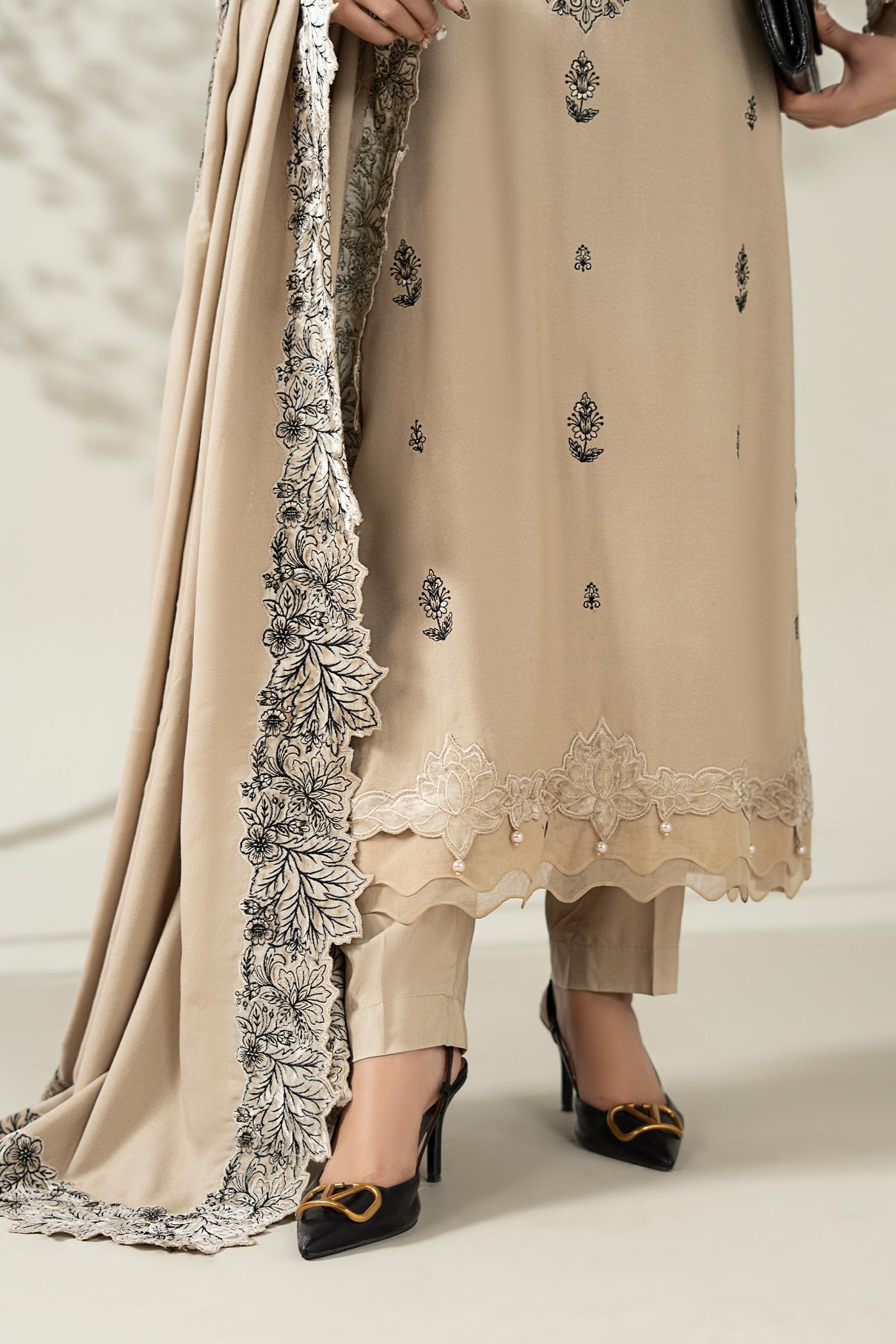 3 Piece Embroidered Karandi Suit