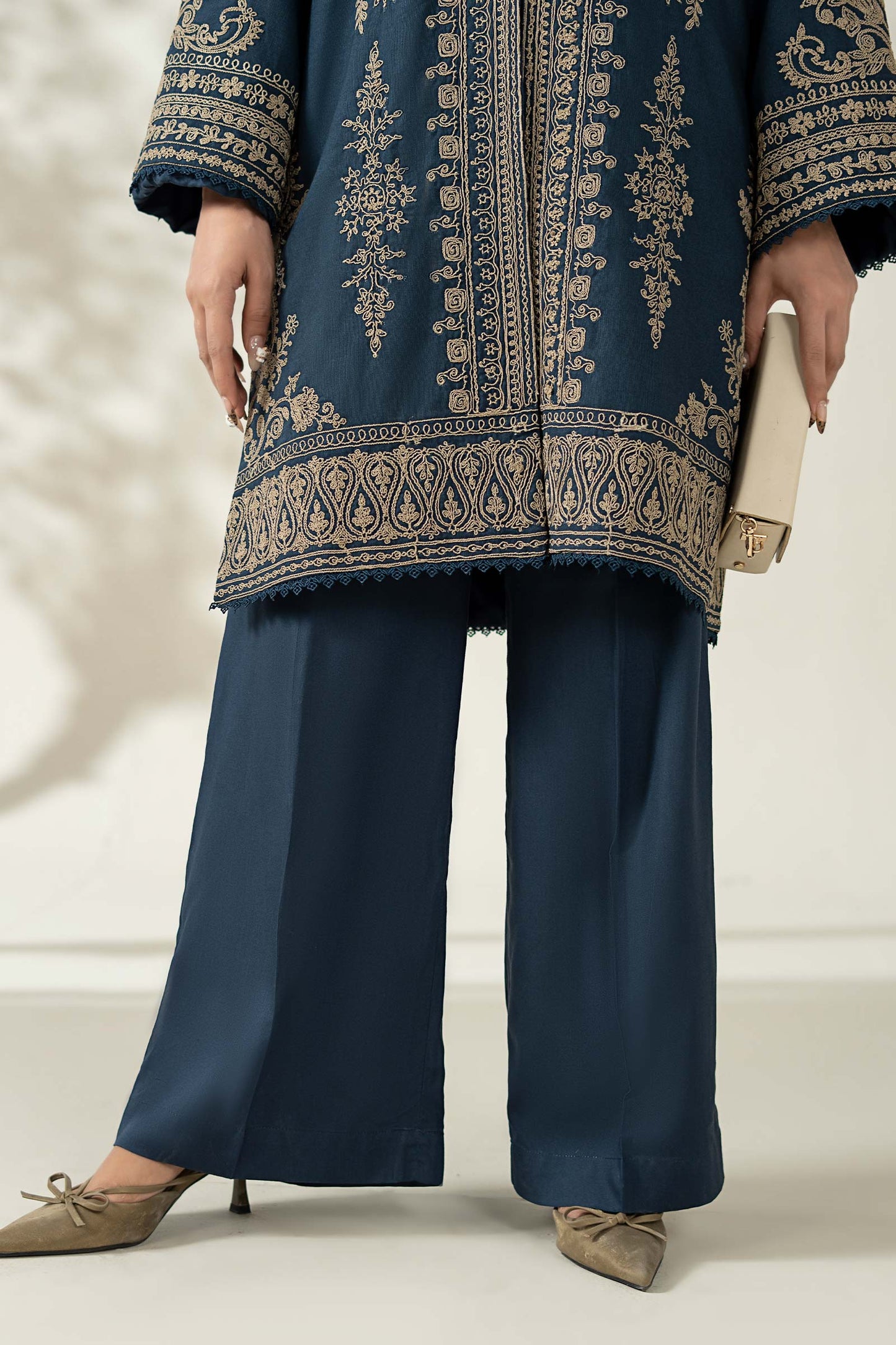 3 Piece Embroidered Khaddar Suit