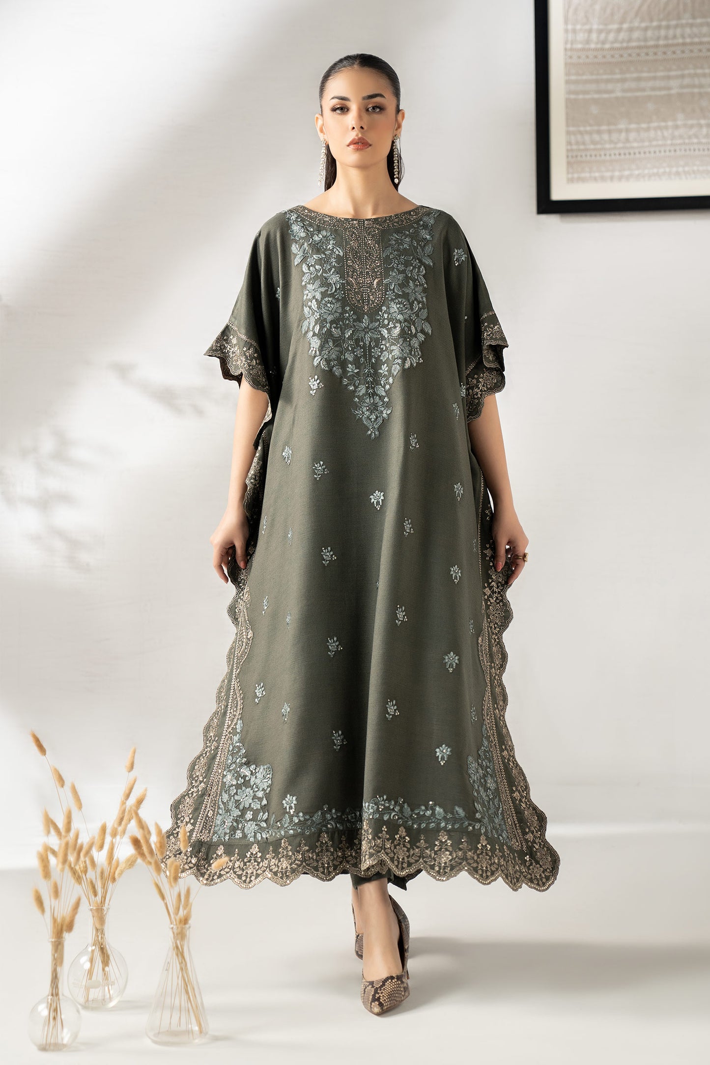 2 Piece Embroidered Woven Suit