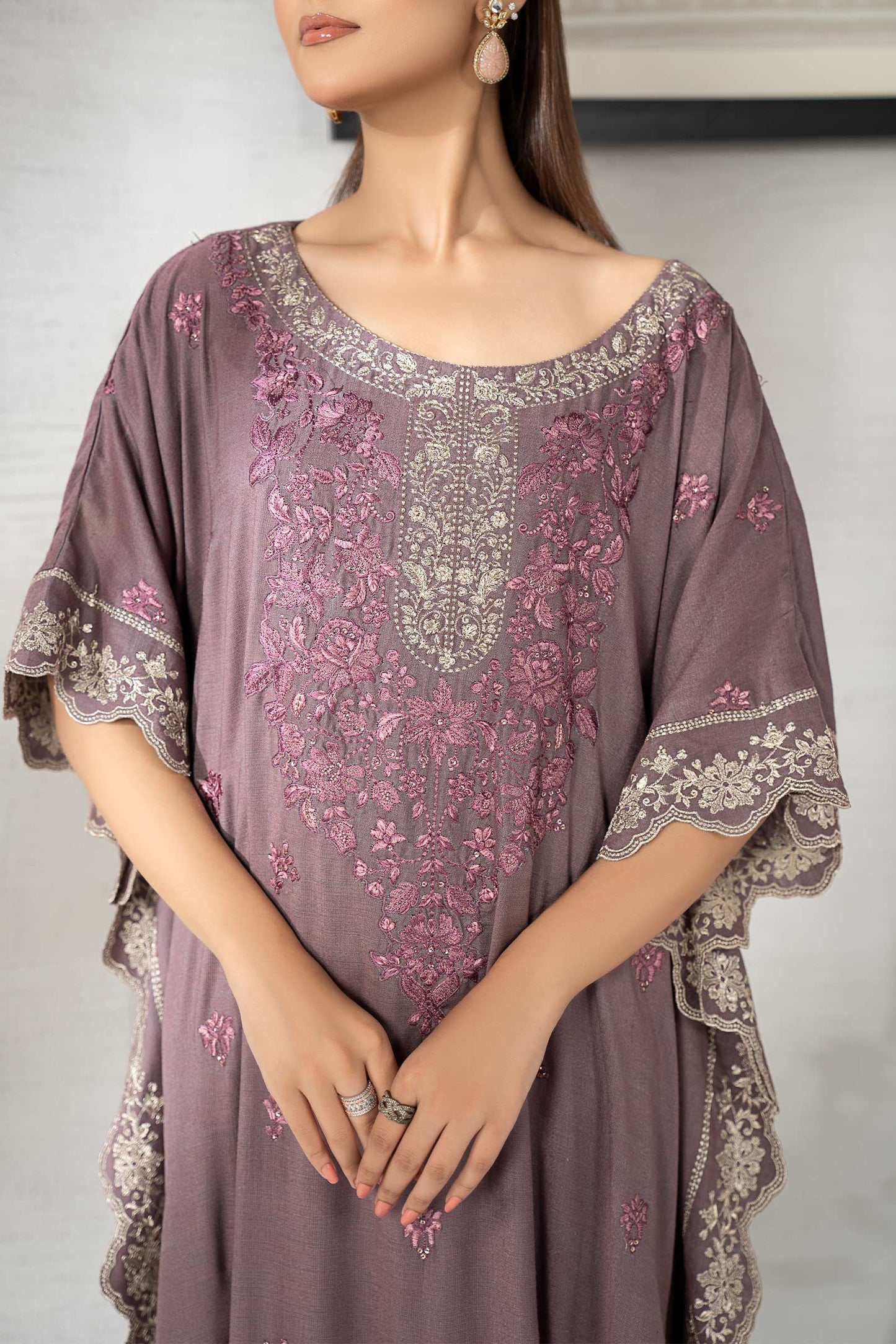 2 Piece Embroidered Woven Suit