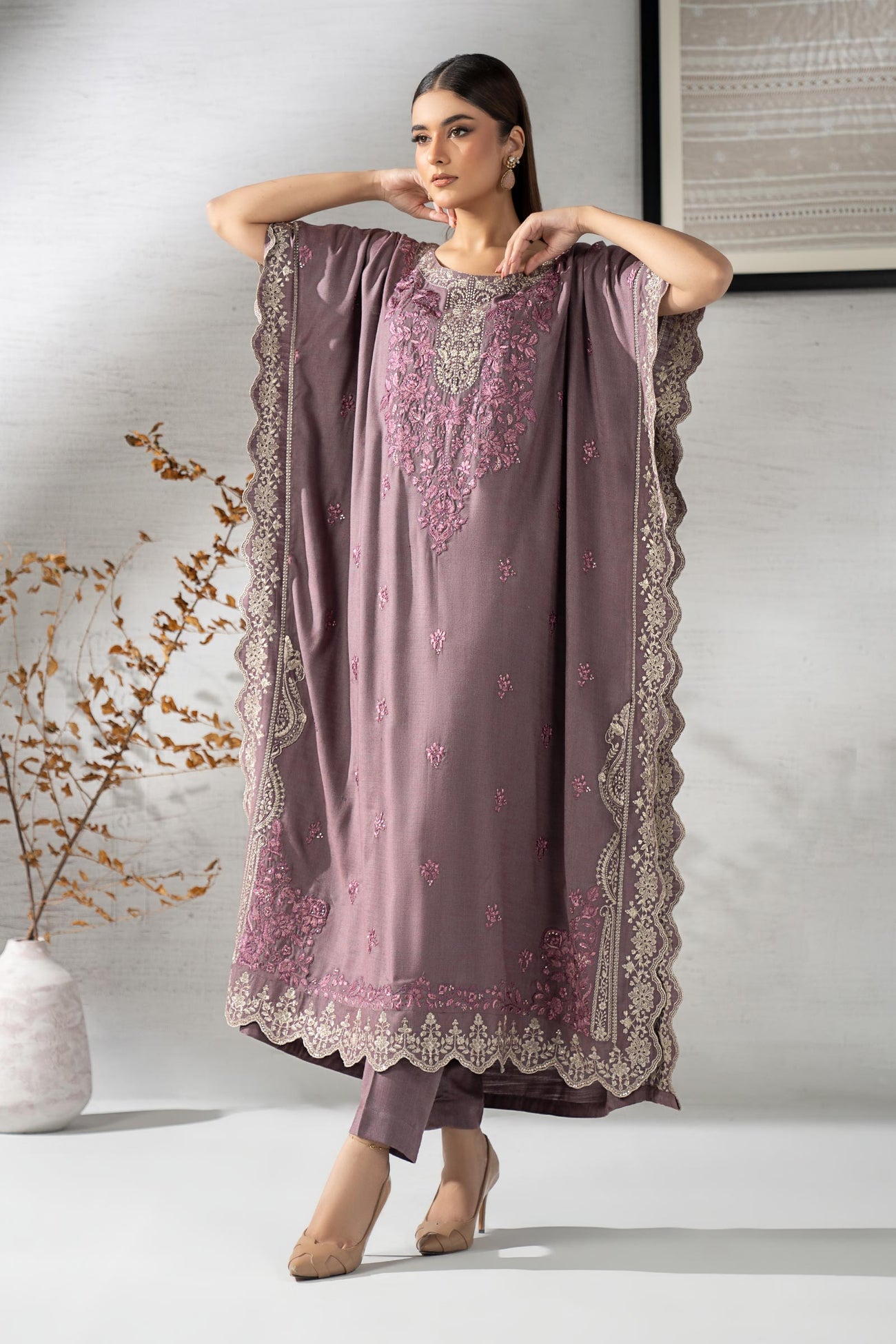 2 Piece Embroidered Woven Suit