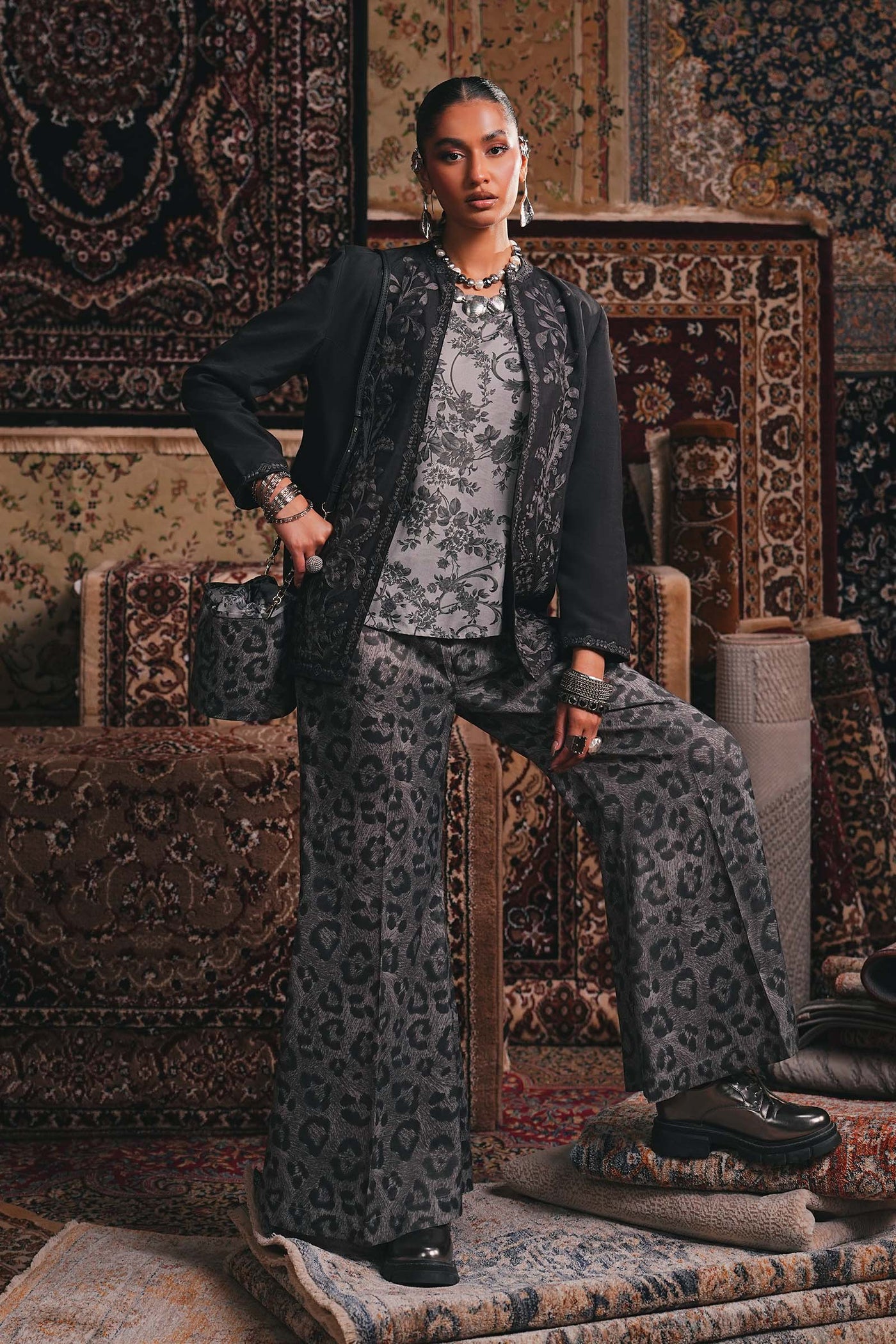 Embroidered Pk Raw Silk Jacket Set