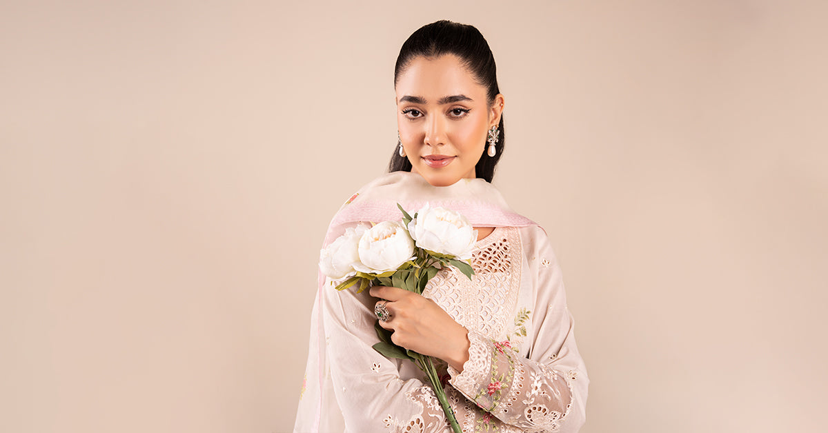 3 Piece Embroidered Lawn Suit |  DW-EA25-22