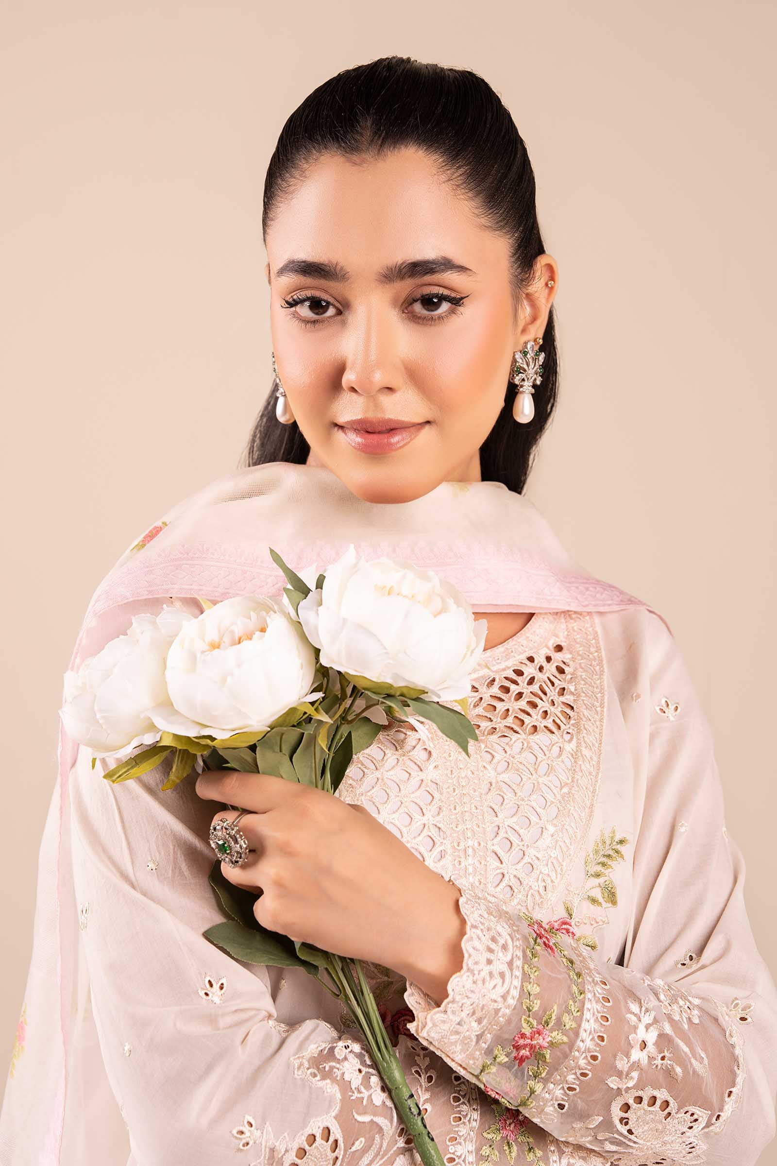 3 Piece Embroidered Lawn Suit