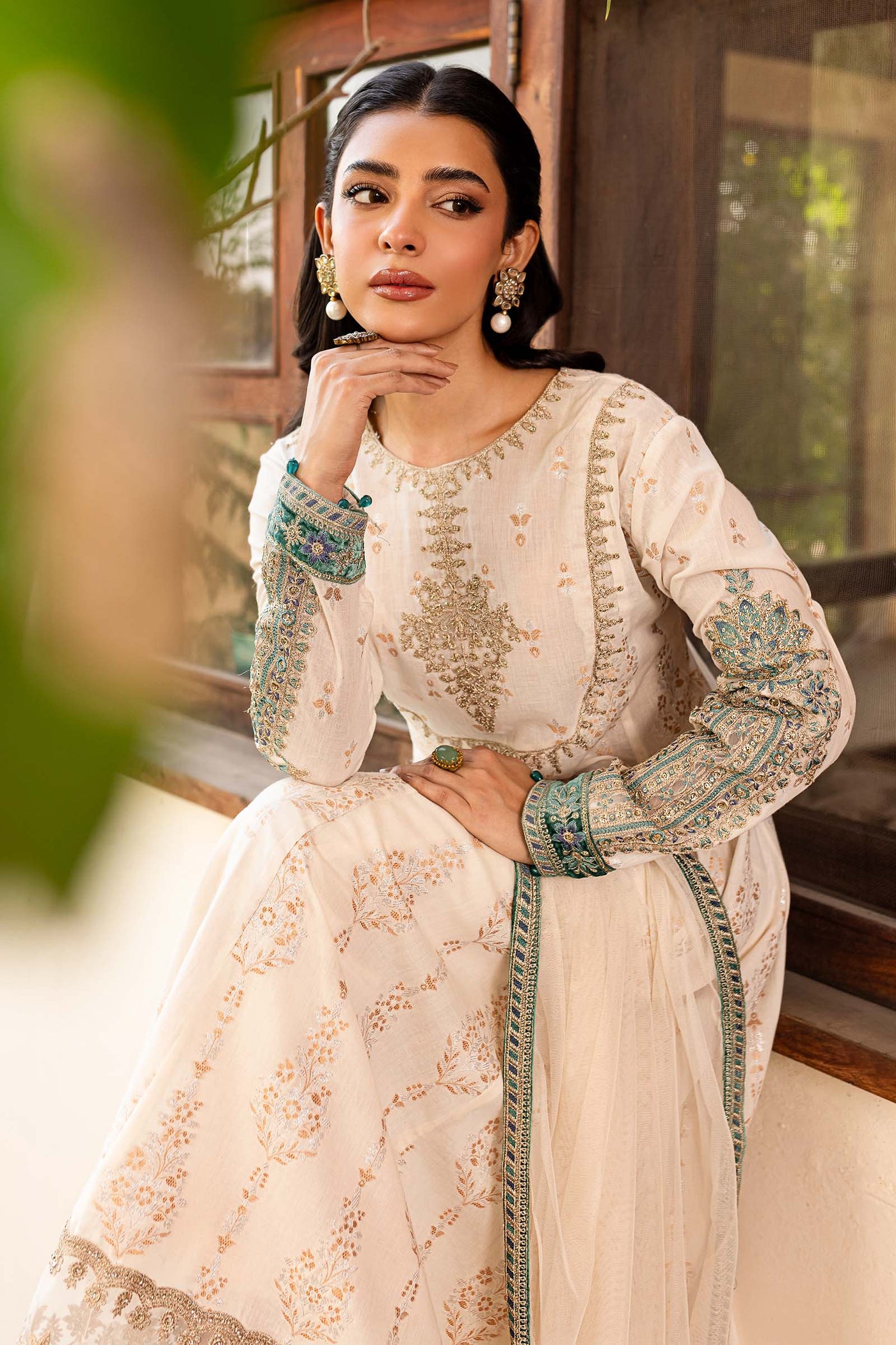 3 Piece Embroidered Jacquard Suit