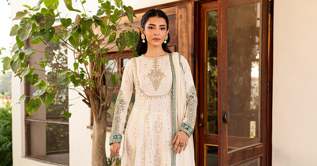 3 Piece Embroidered Jacquard Suit