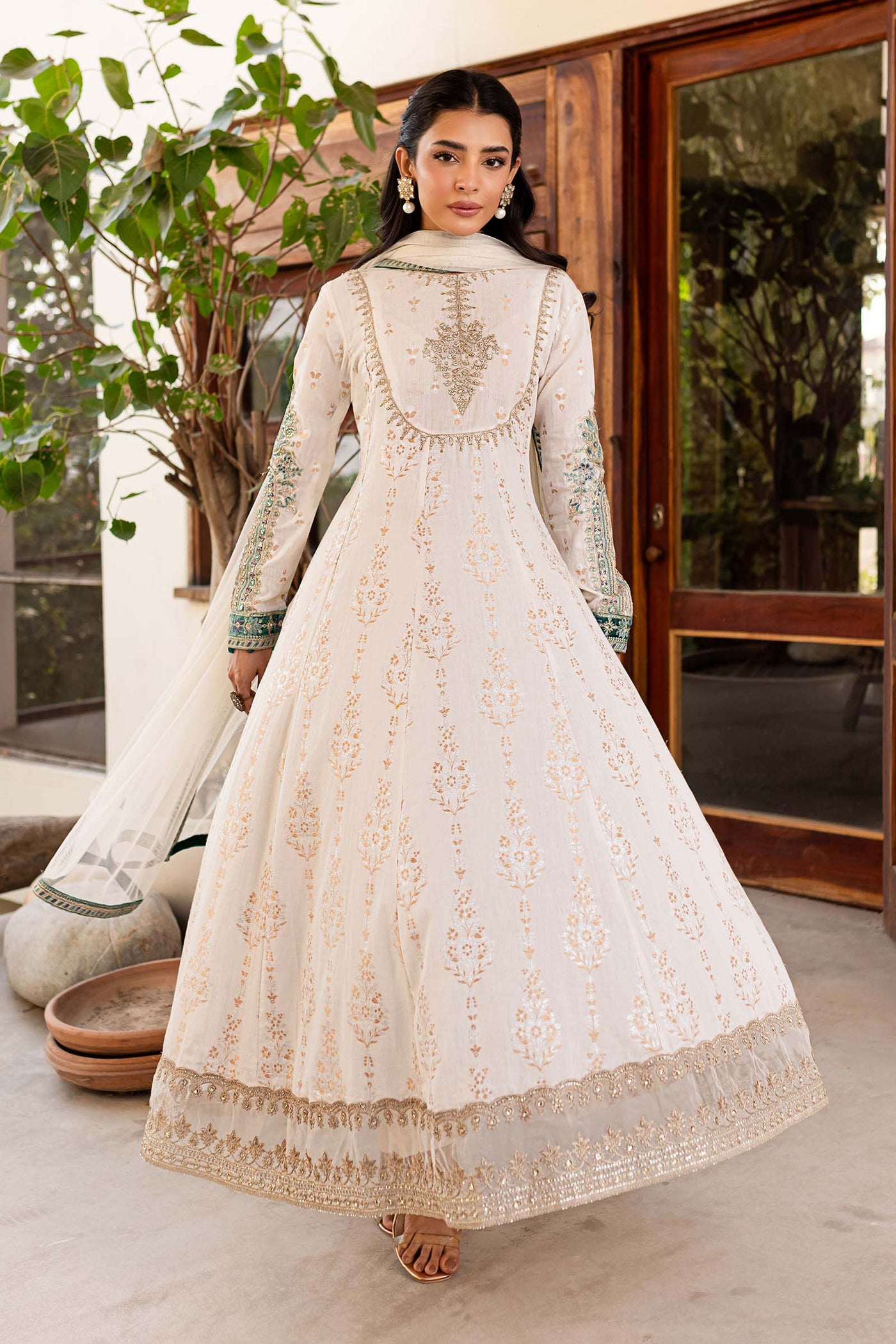 3 Piece Embroidered Jacquard Suit