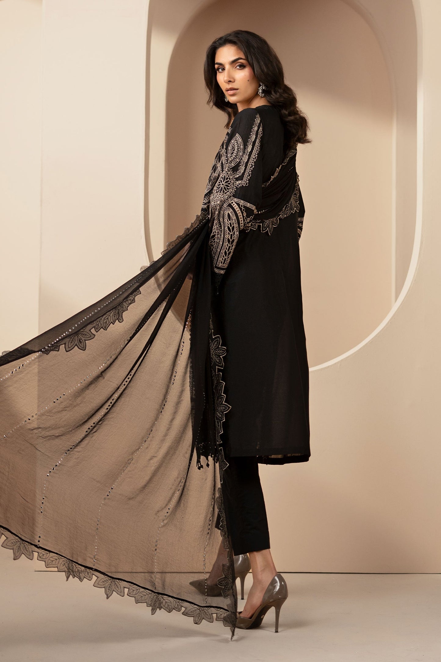 3 Piece Embroidered Lawn Suit