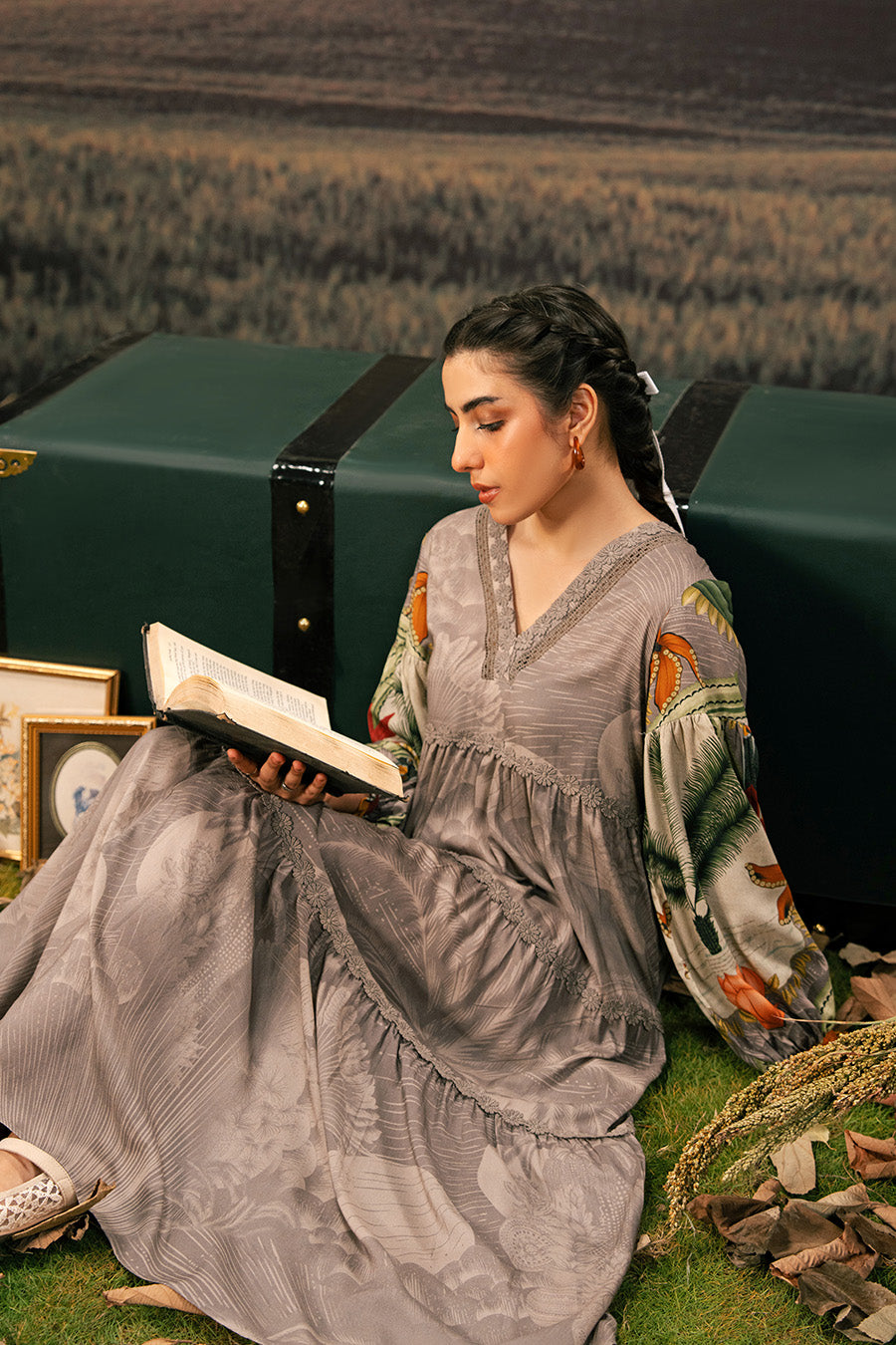 3 Pc Unstitched Embroidered Arabic Lawn Suit | MB-PFUS25-06B