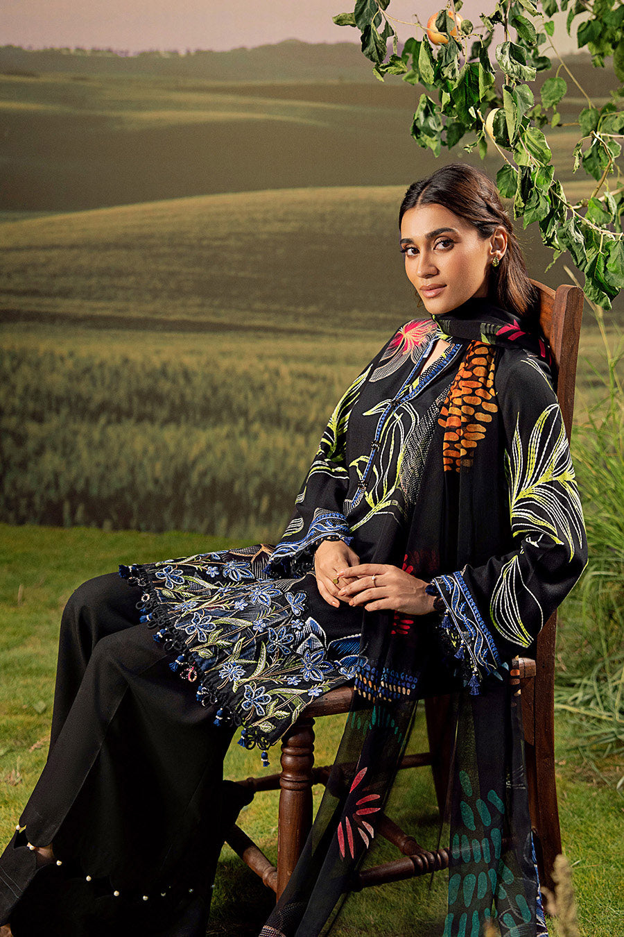 3 Pc Unstitched Embroidered Arabic Lawn Suit | MB-PFUS25-08B