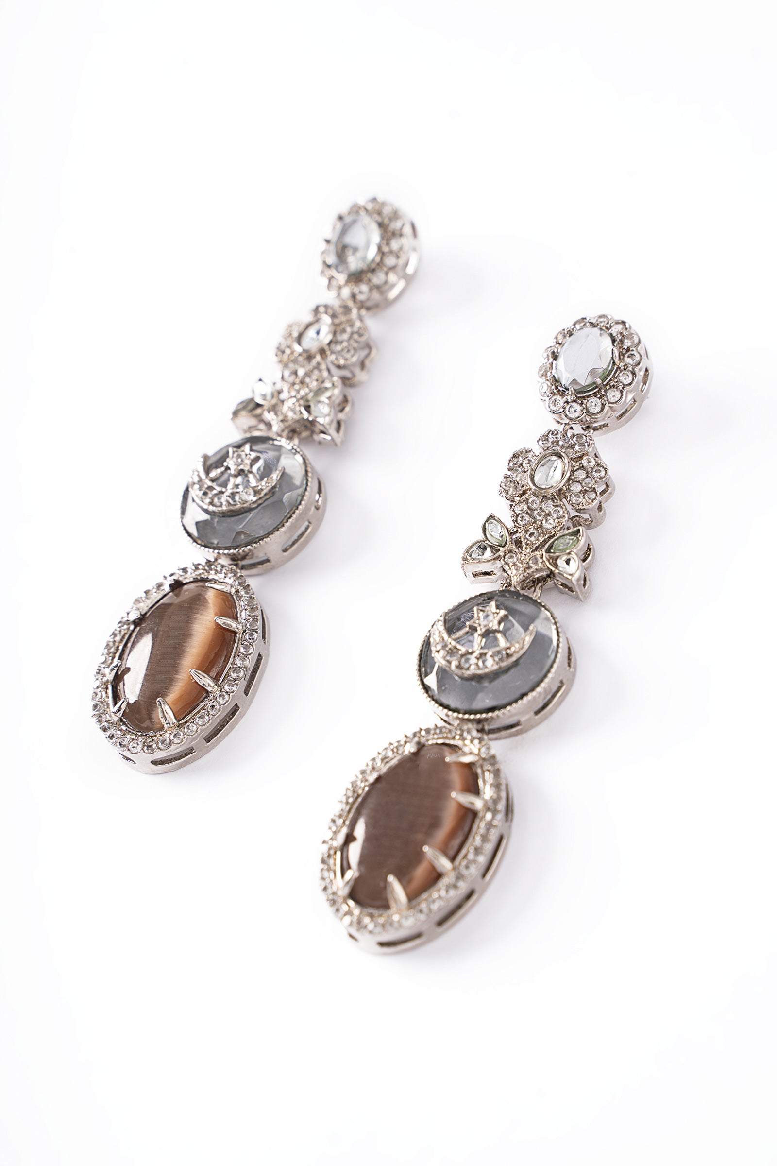 Chaand Taara Earrings