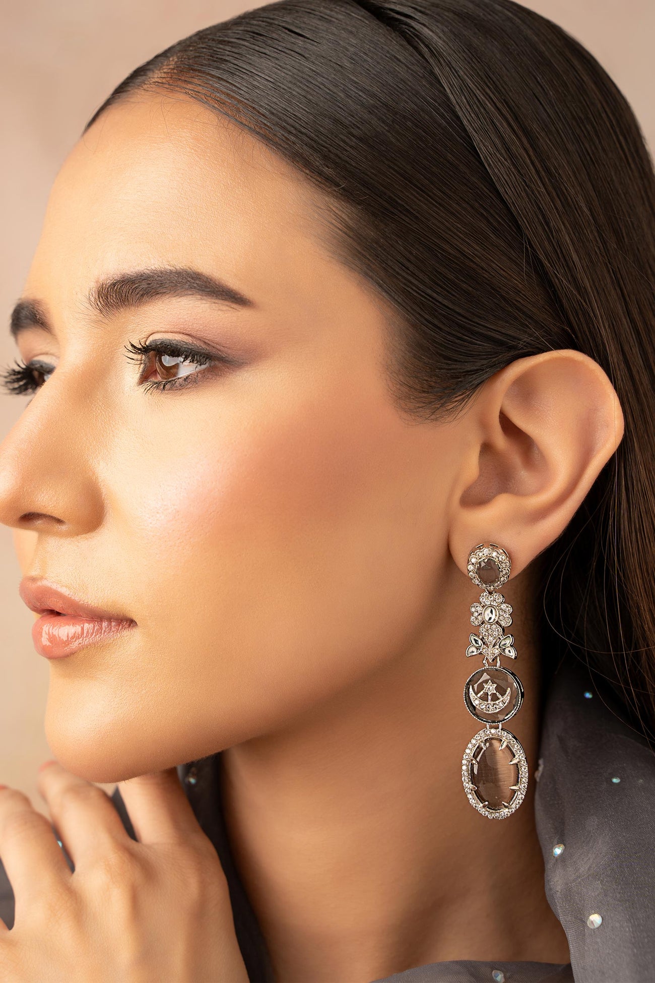 Chaand Taara Earrings