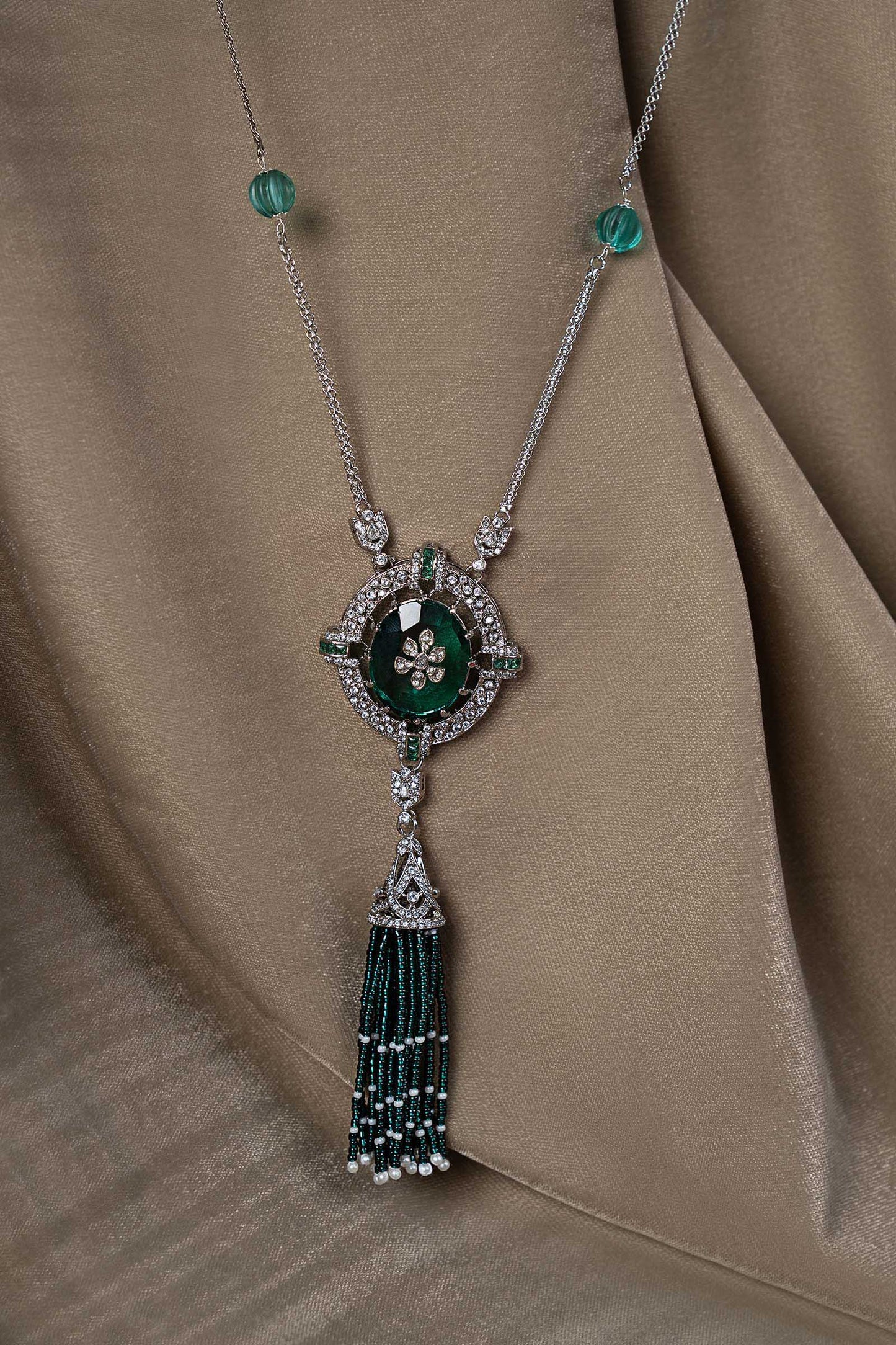 Avelora Pendant