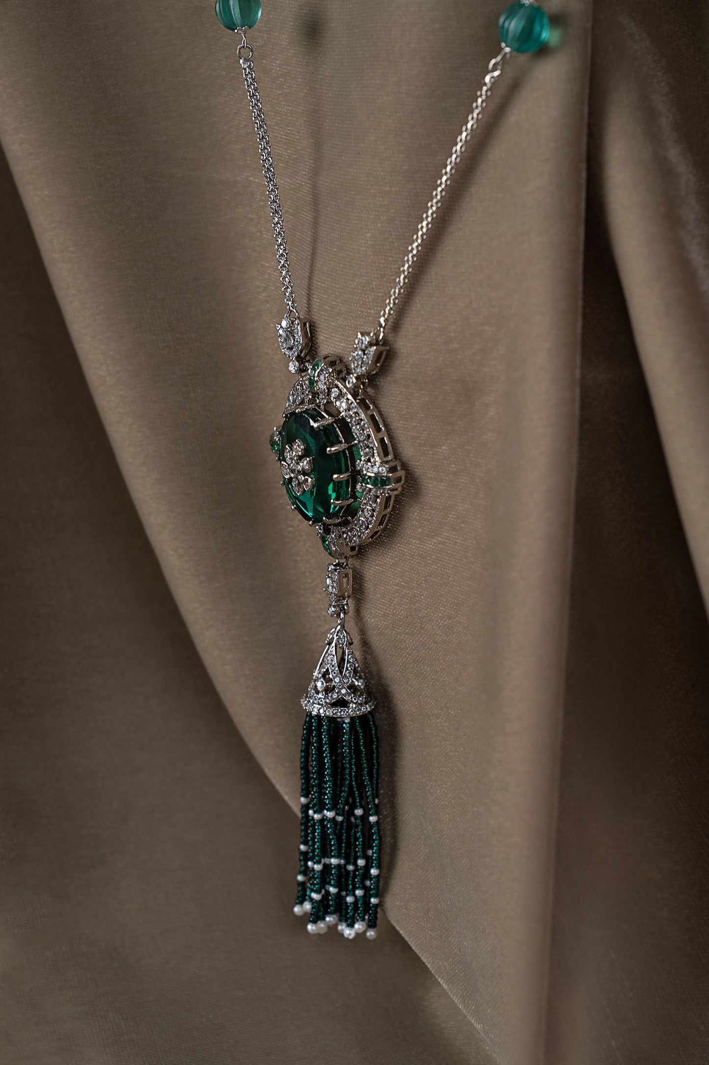 Avelora Pendant