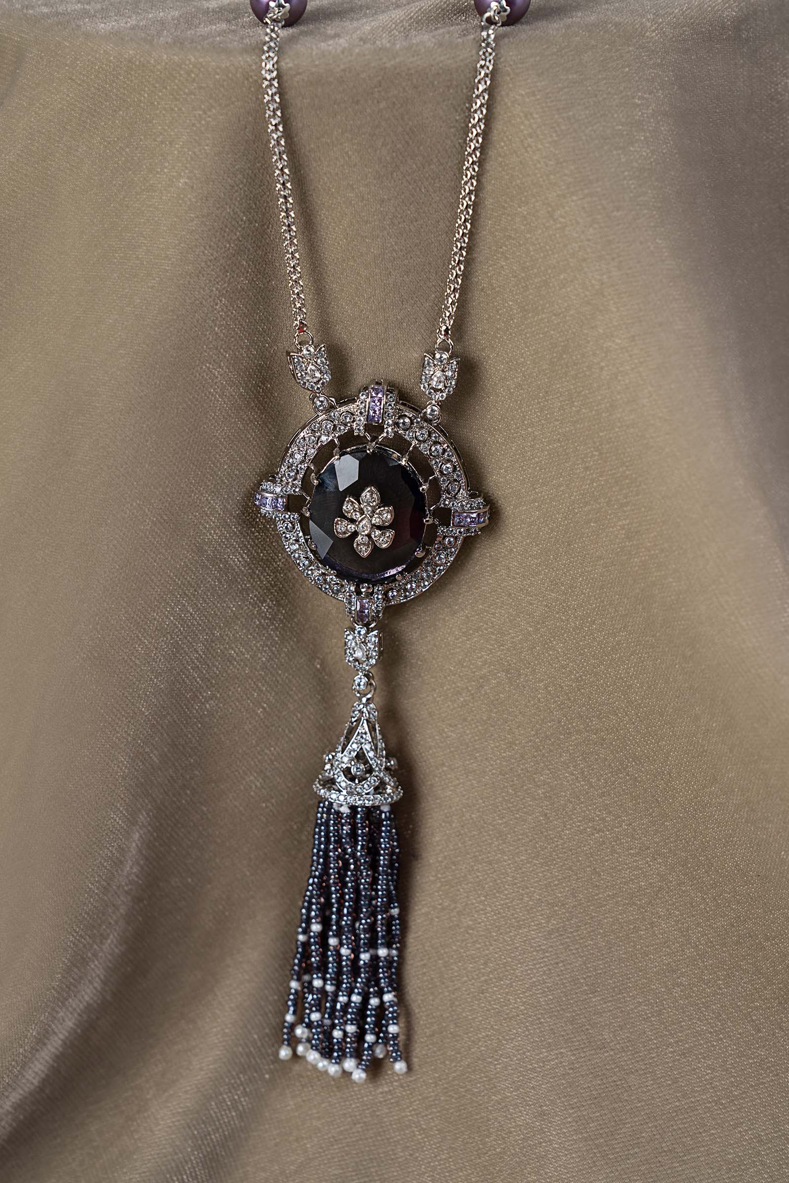Avelora Pendant