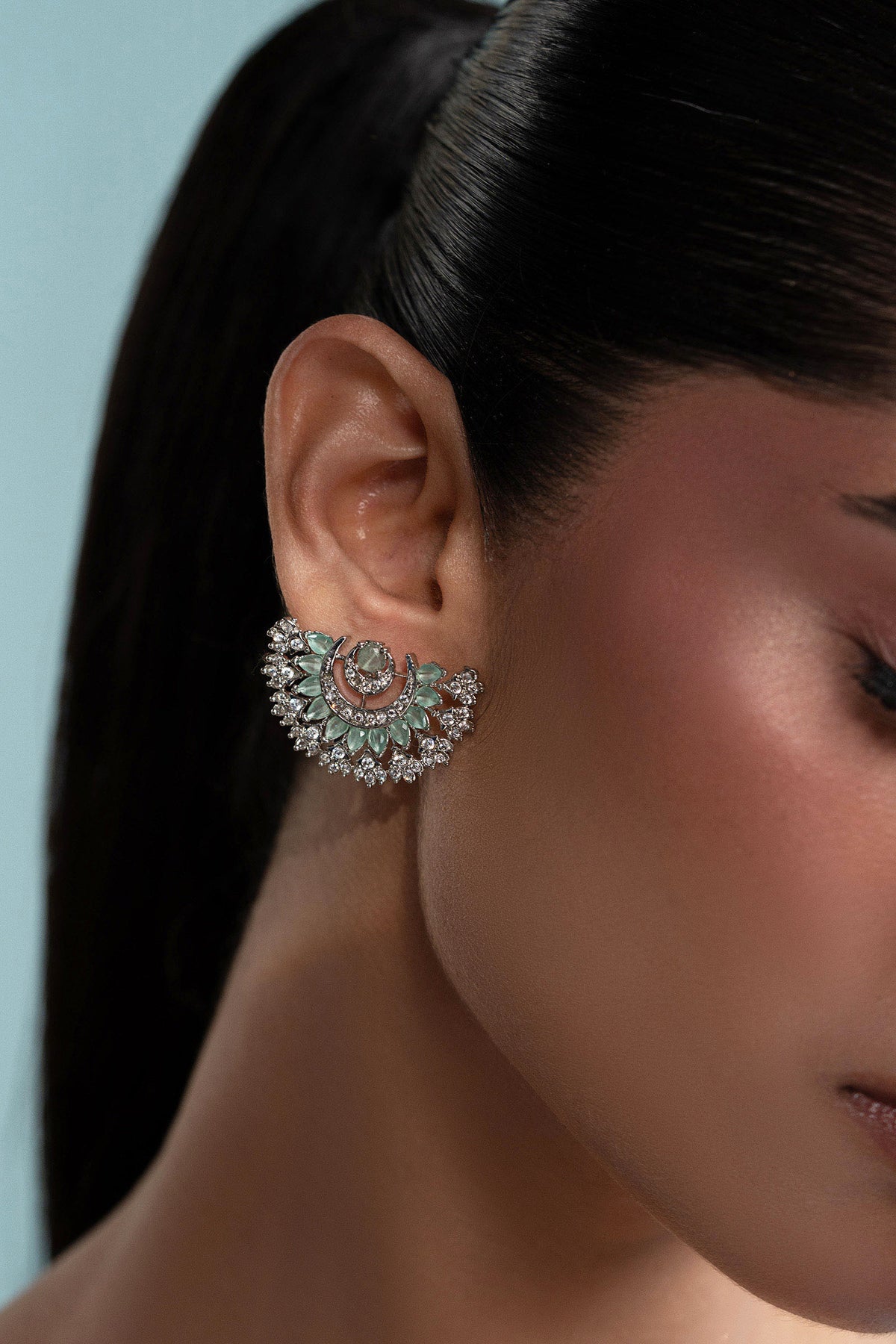 Khulus Studs