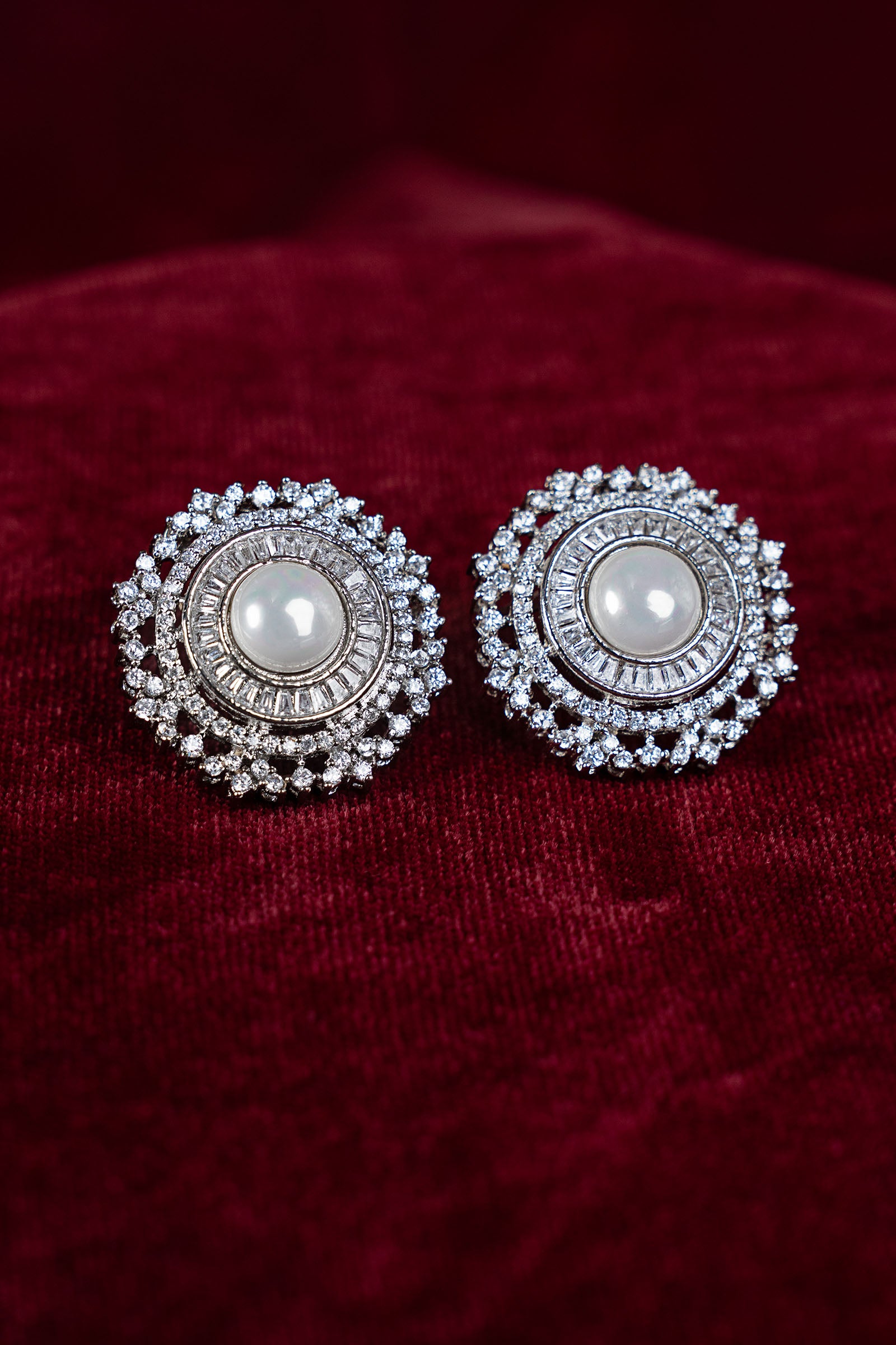 Mahasti Studs
