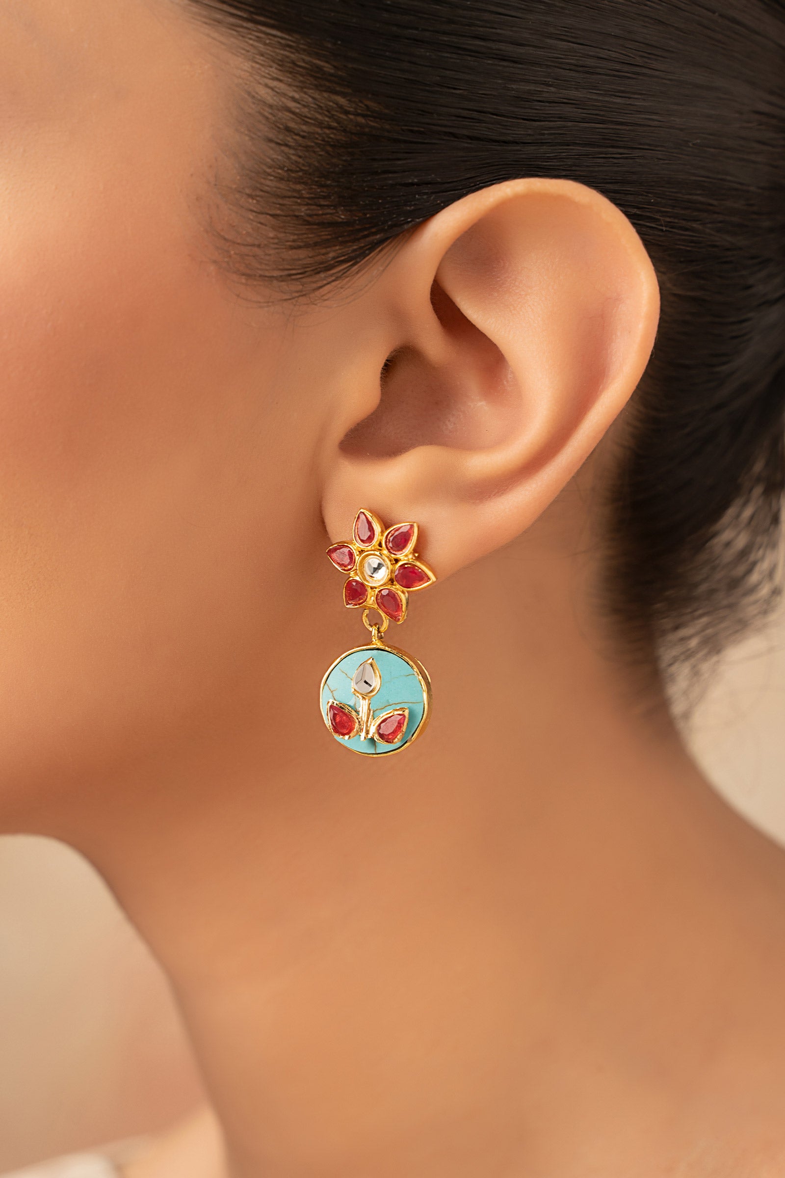 Niloufar Studs