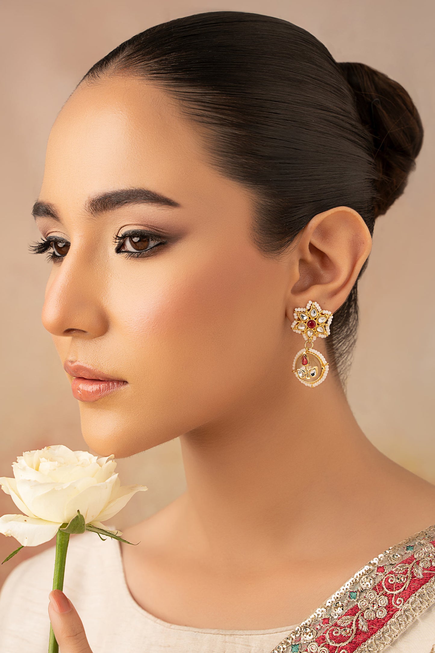 Niloufar Studs