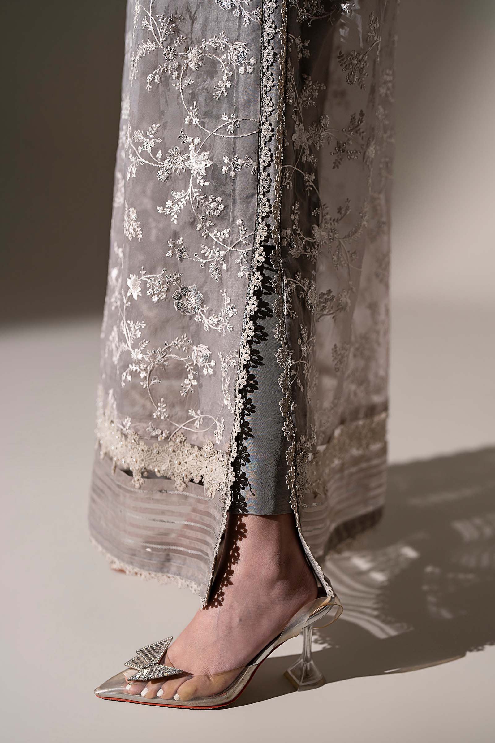Embroidered Organza Fabric (1Pc)