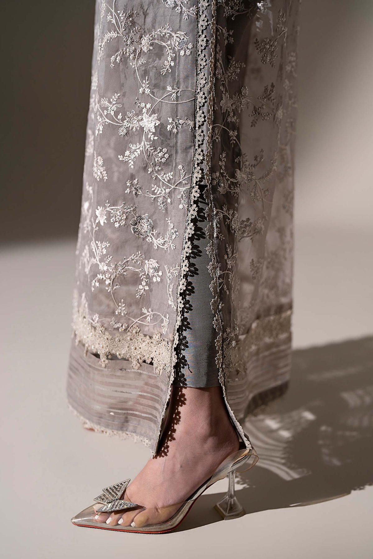 Embroidered Organza Fabric (1Pc)