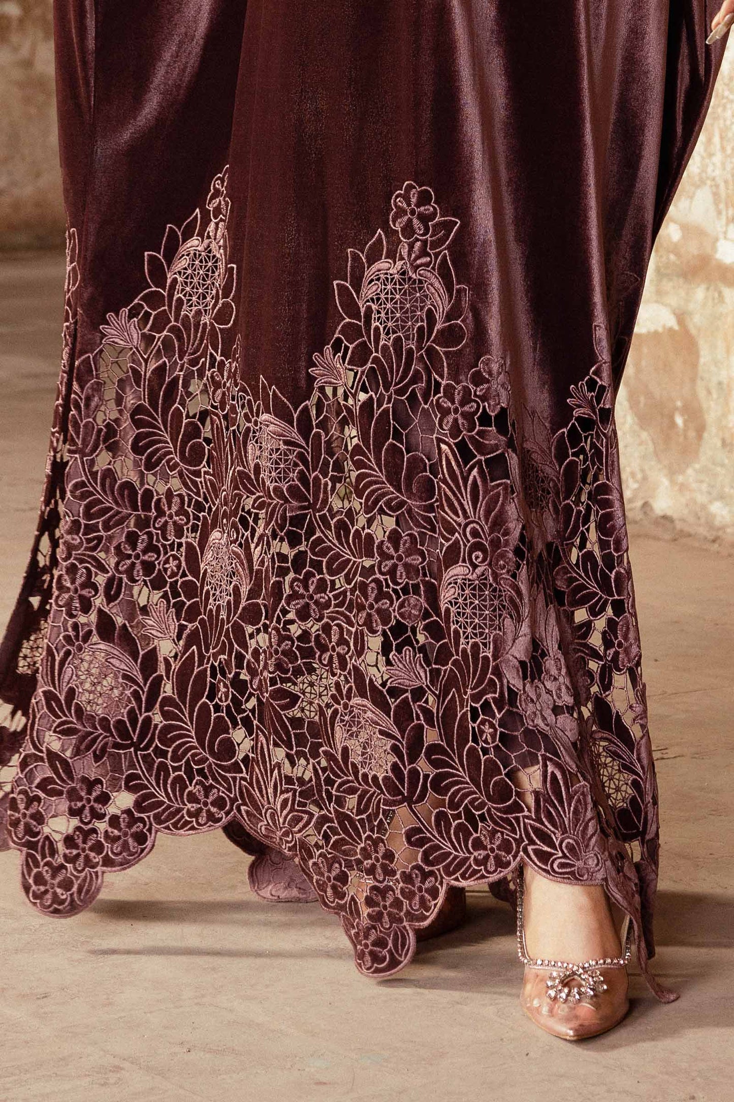 Embroidered Velvet Fabric (1Pc) | LF-CH25-01