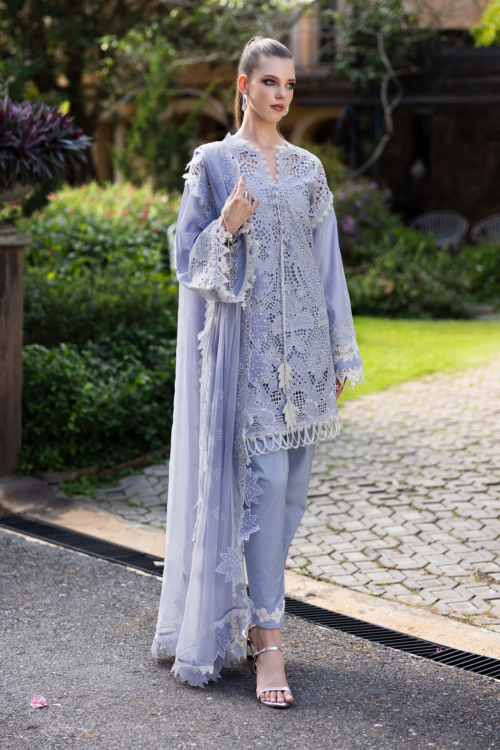 Embroidered Lawn Fabric (3Pcs)