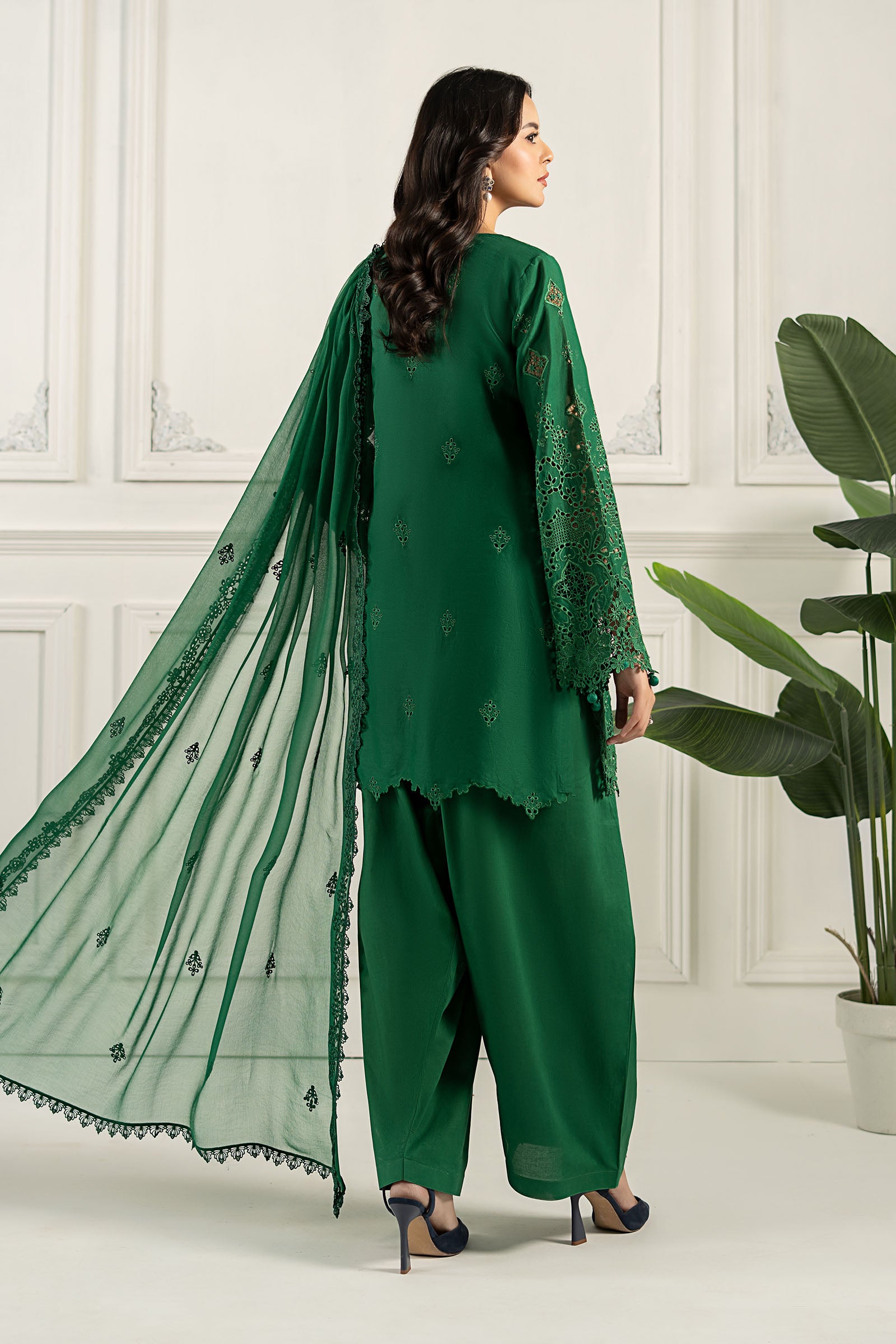 Embroidered Lawn Fabric (3Pcs) | LF-815