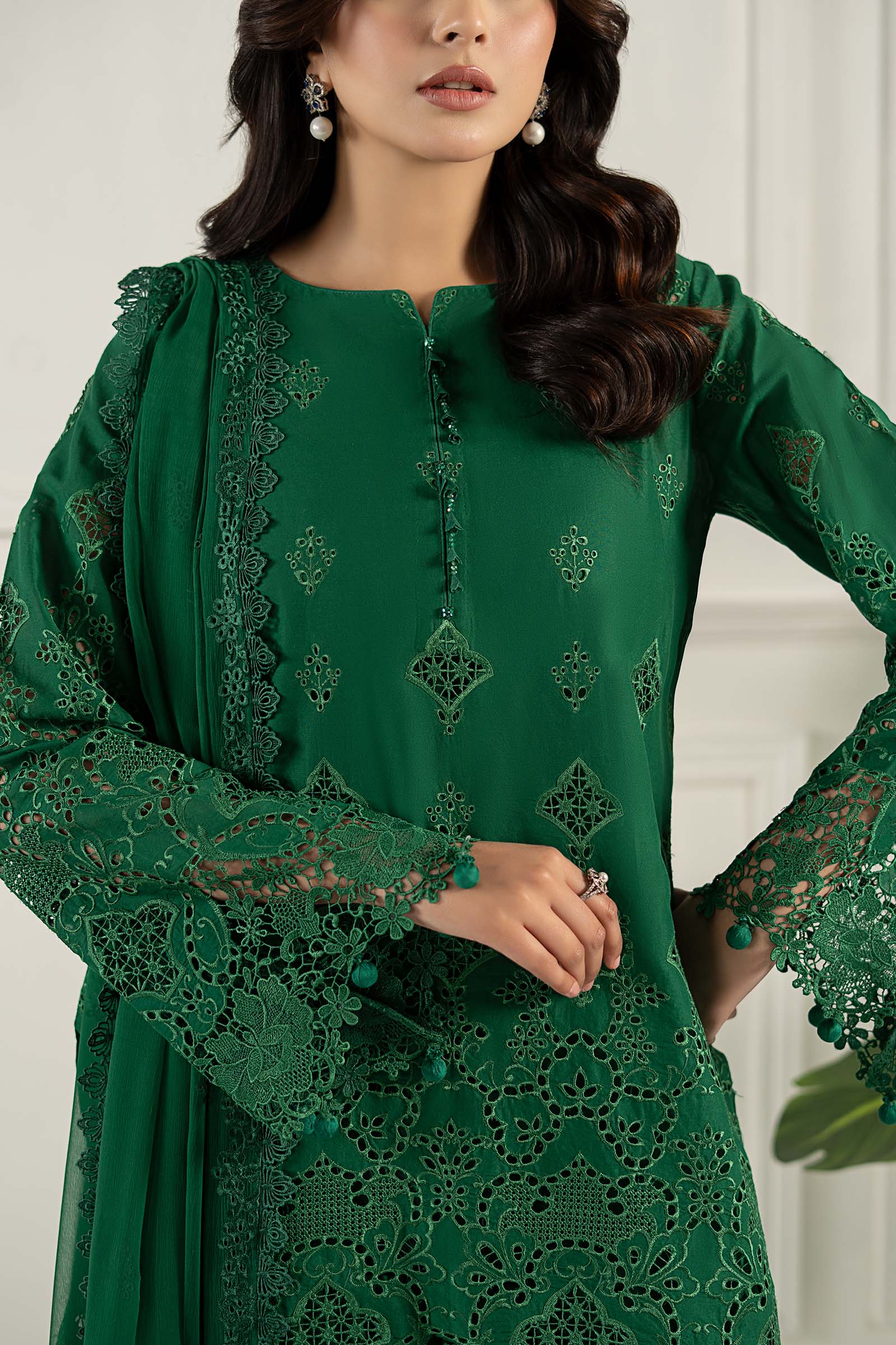 Embroidered Lawn Fabric (3Pcs) | LF-815