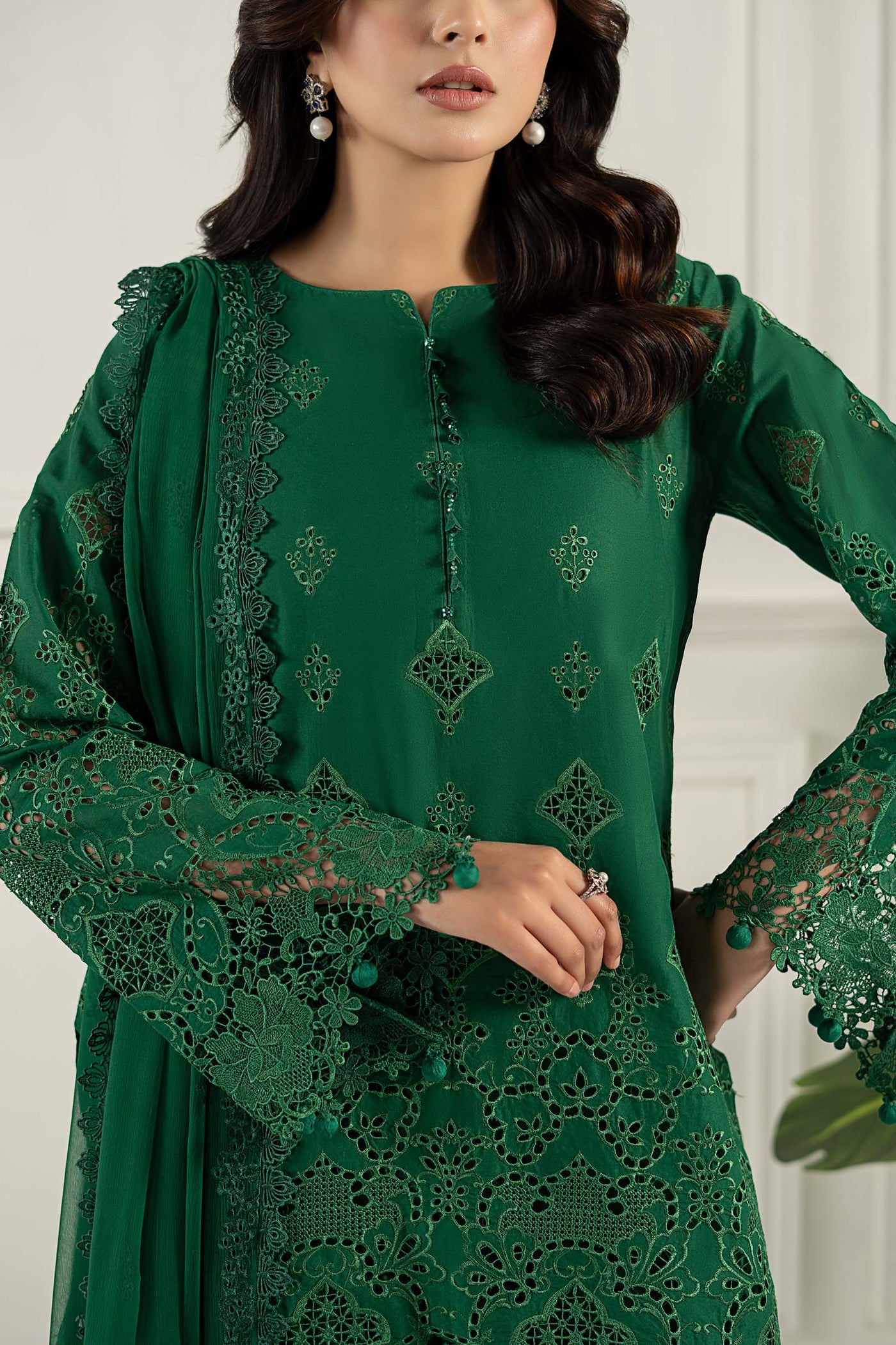 Embroidered Lawn Fabric (3Pcs) | LF-815