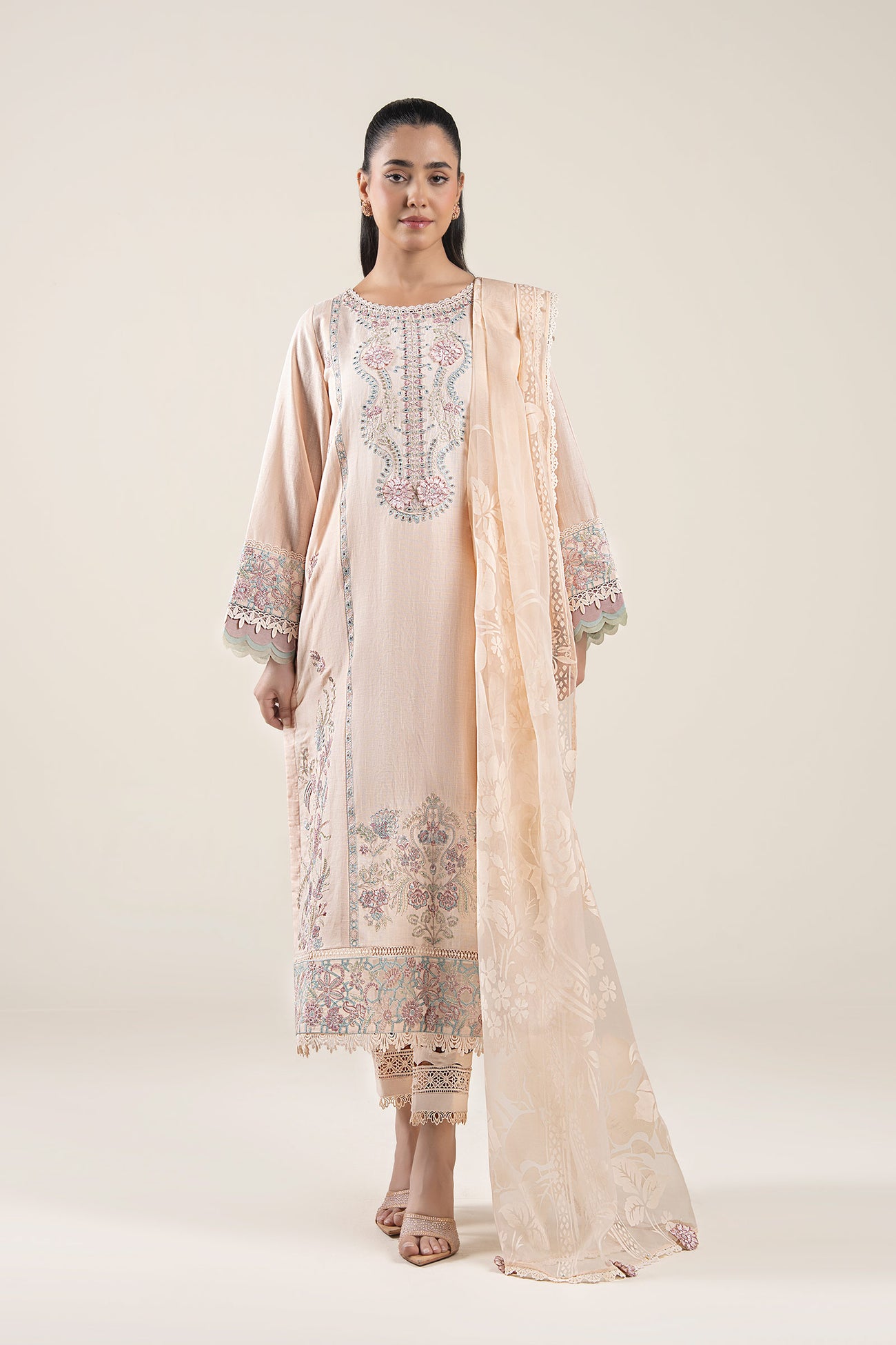 3 Pc Embroidered Slub Lawn Suit