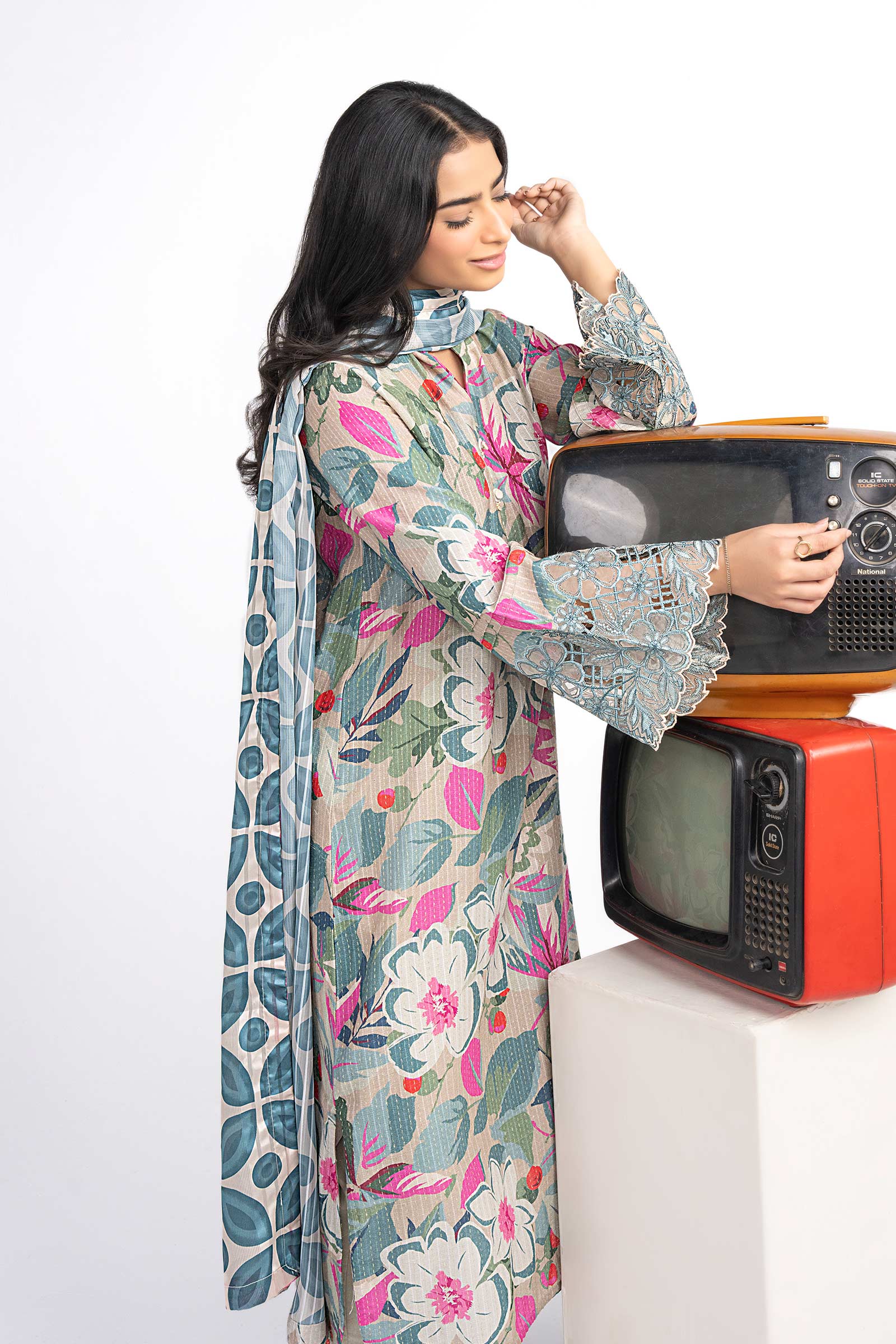 2 Pc Embroidered Lurex Cotton Suit