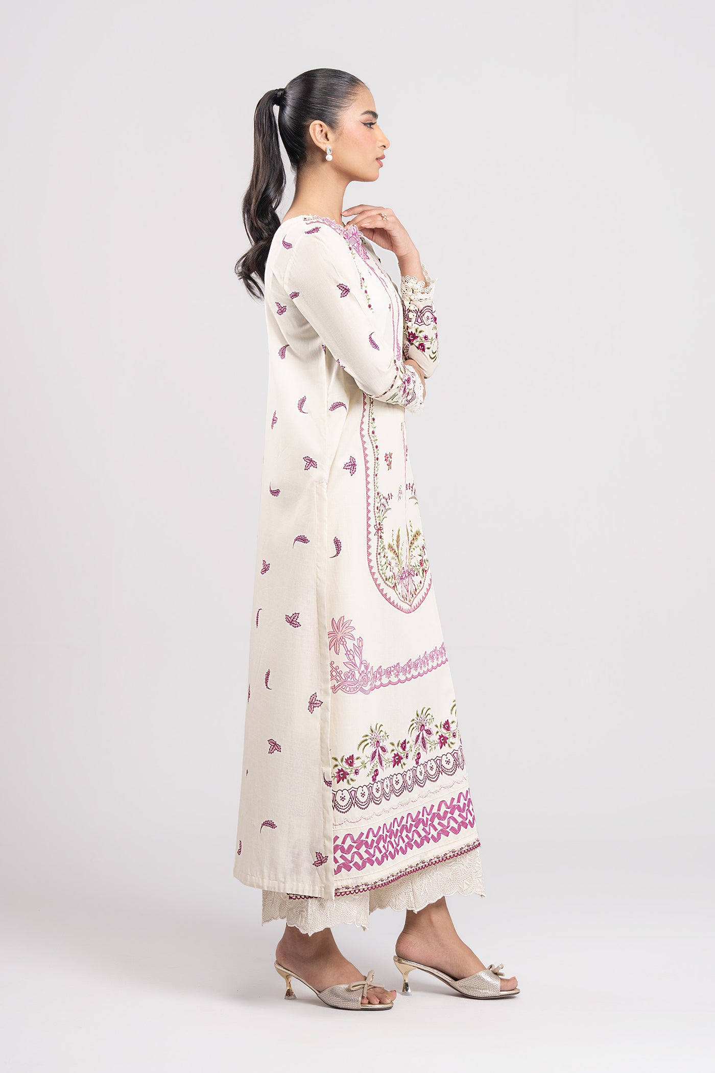 2 Pc Embroidered Slub Lawn Suit
