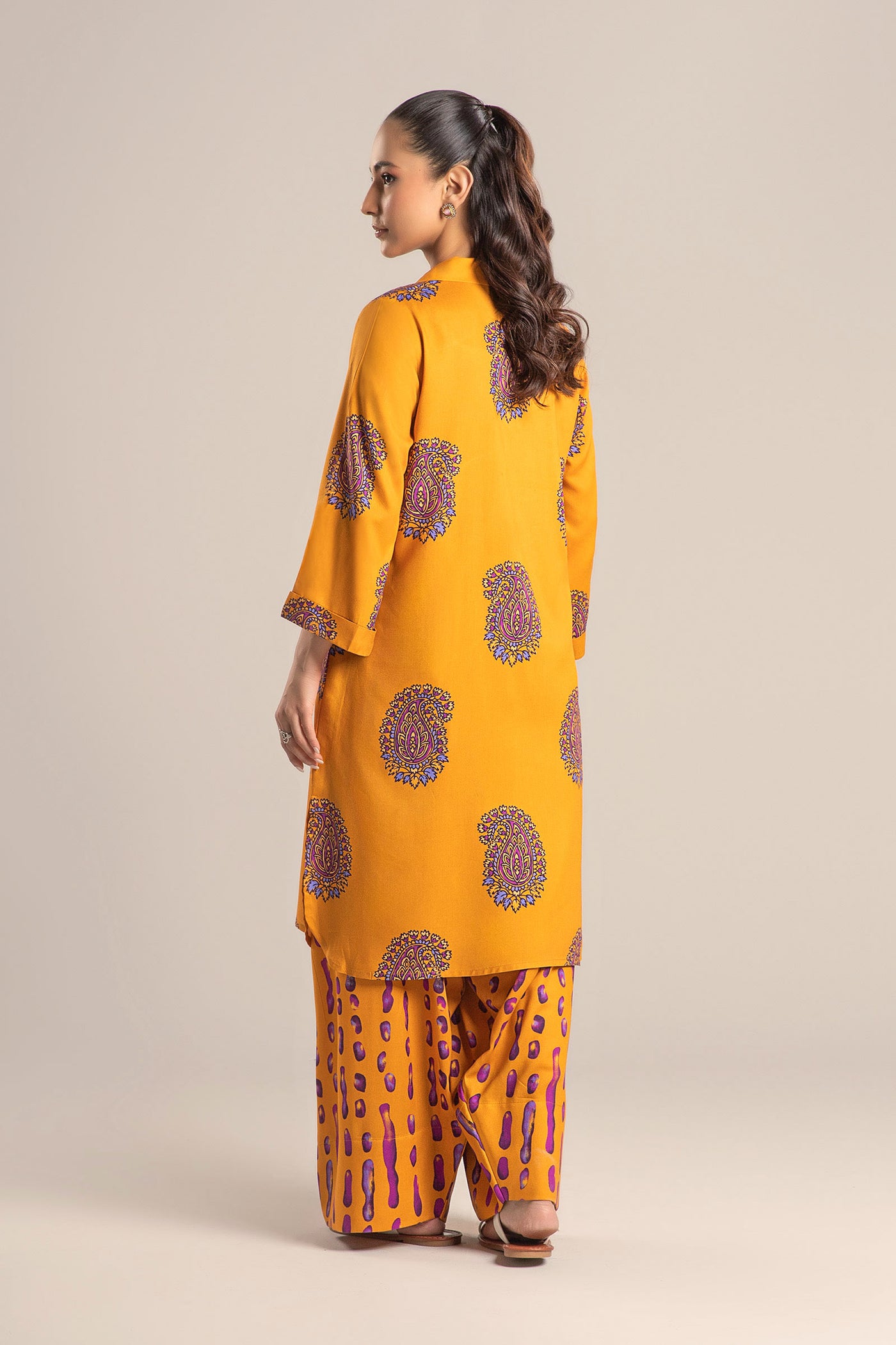 2 Pc Printed Arabic Lawn Suit