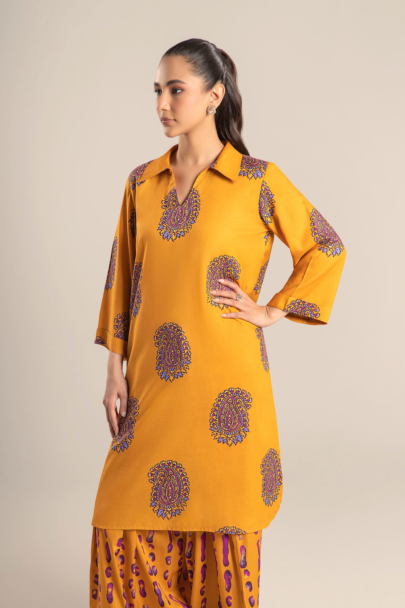 2 Pc Printed Arabic Lawn Suit