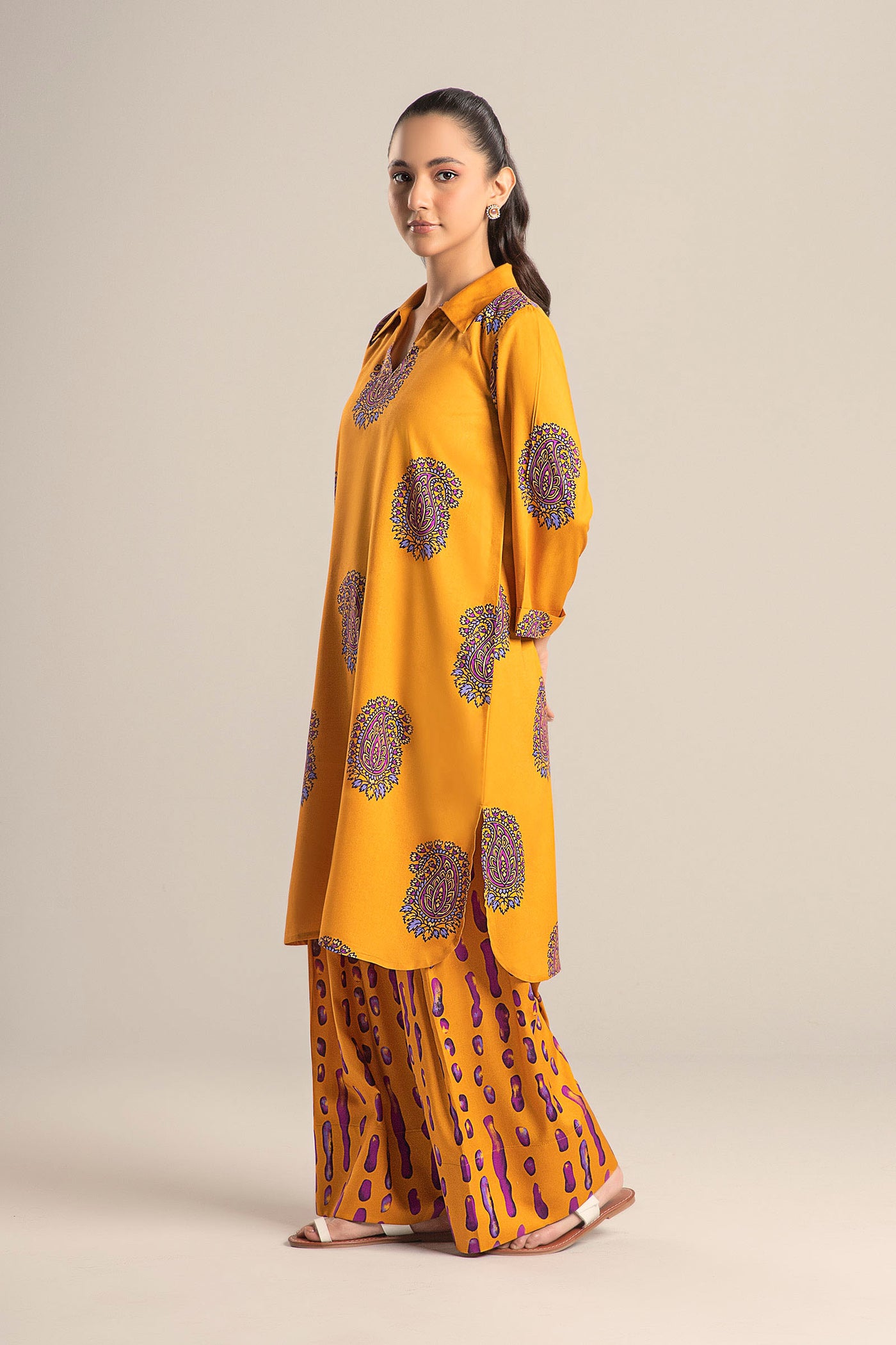 2 Pc Printed Arabic Lawn Suit