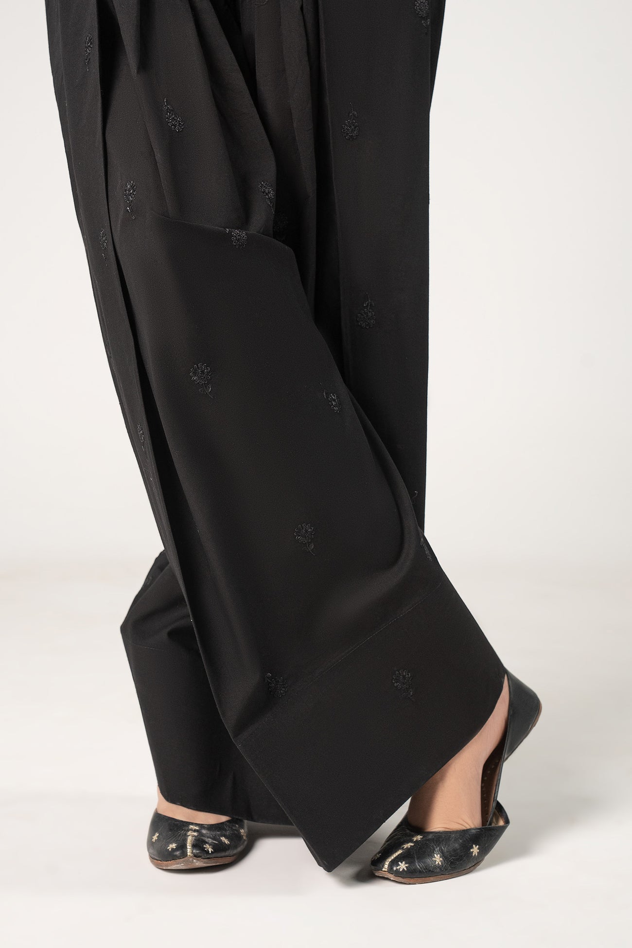 Embroidered Cambric Shalwar