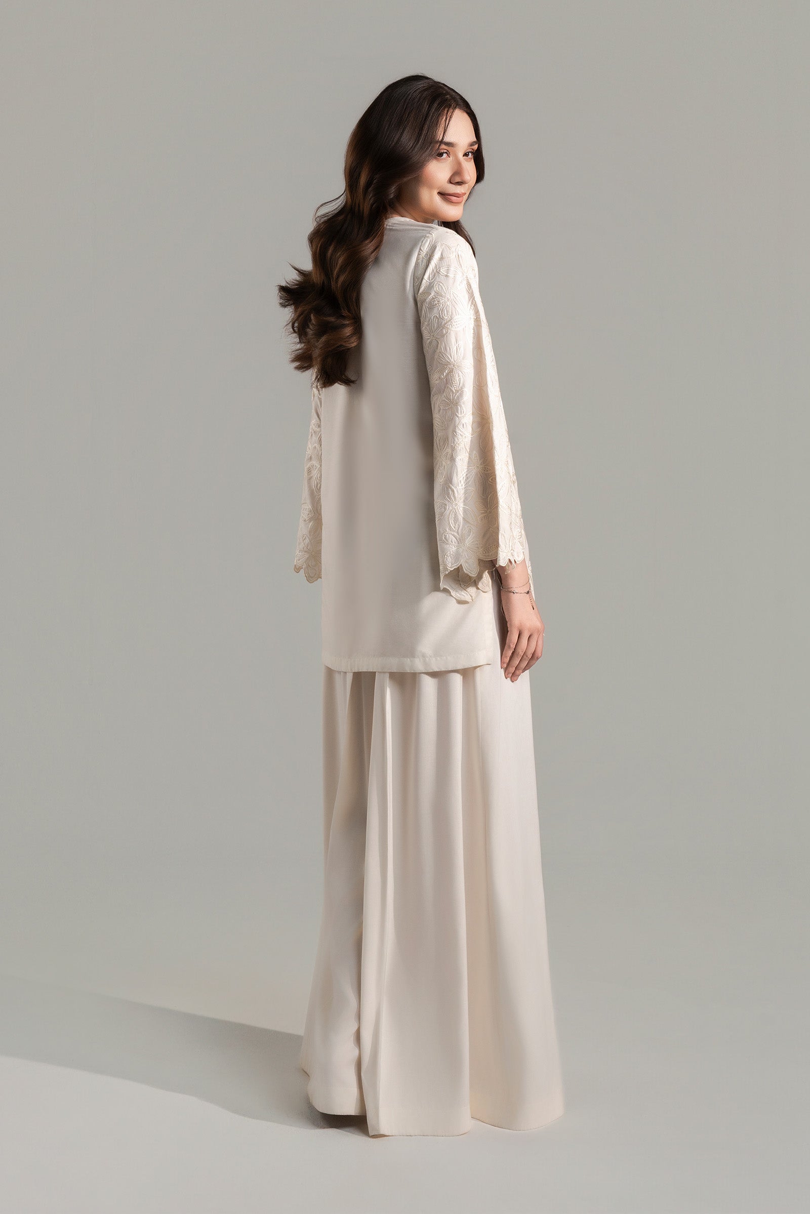 2 Pc Embroidered Arabic Lawn Suit