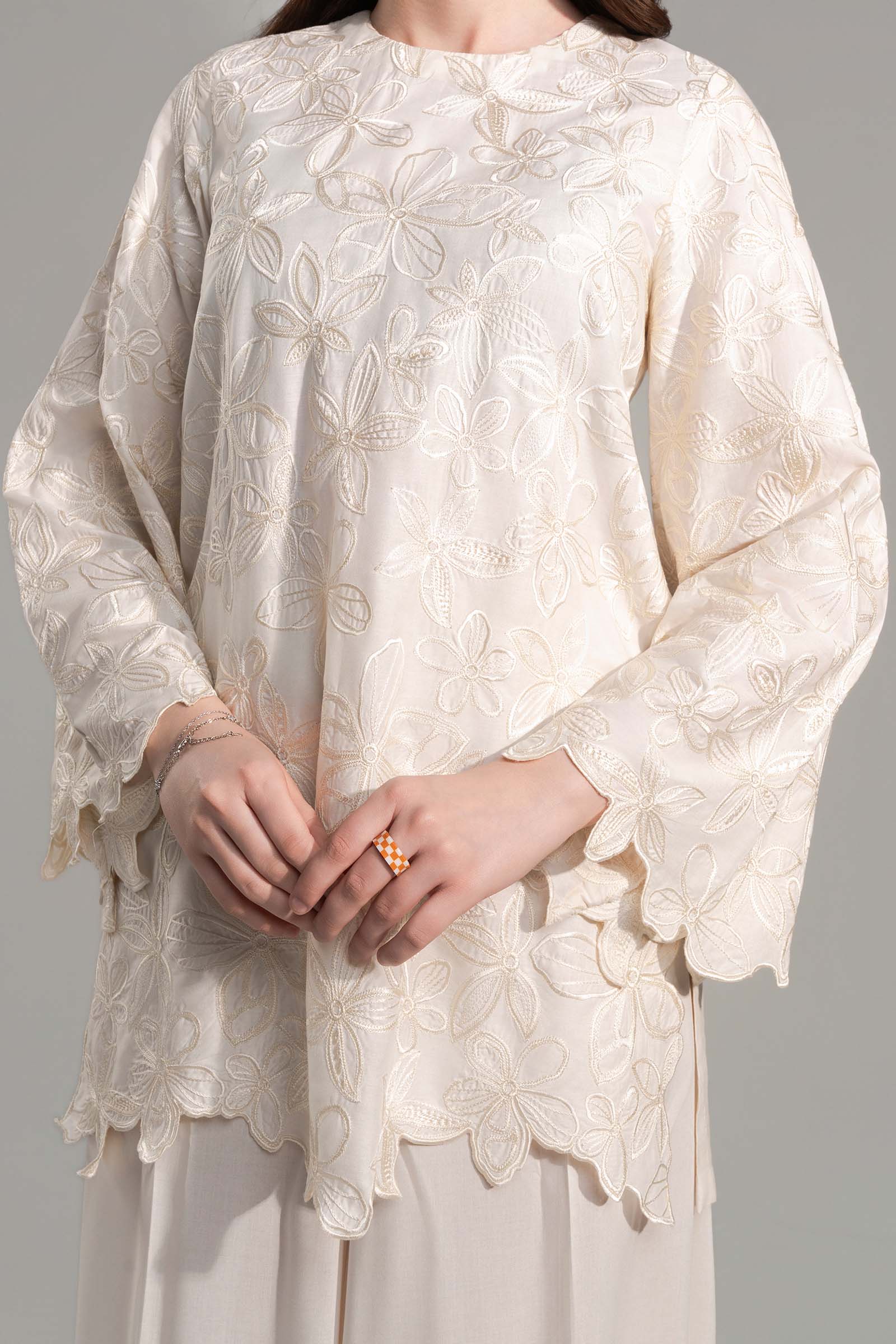 2 Pc Embroidered Arabic Lawn Suit