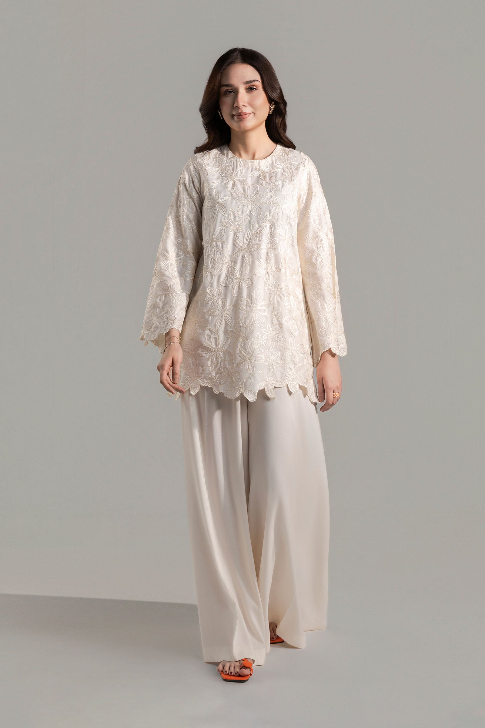 2 Pc Embroidered Arabic Lawn Suit