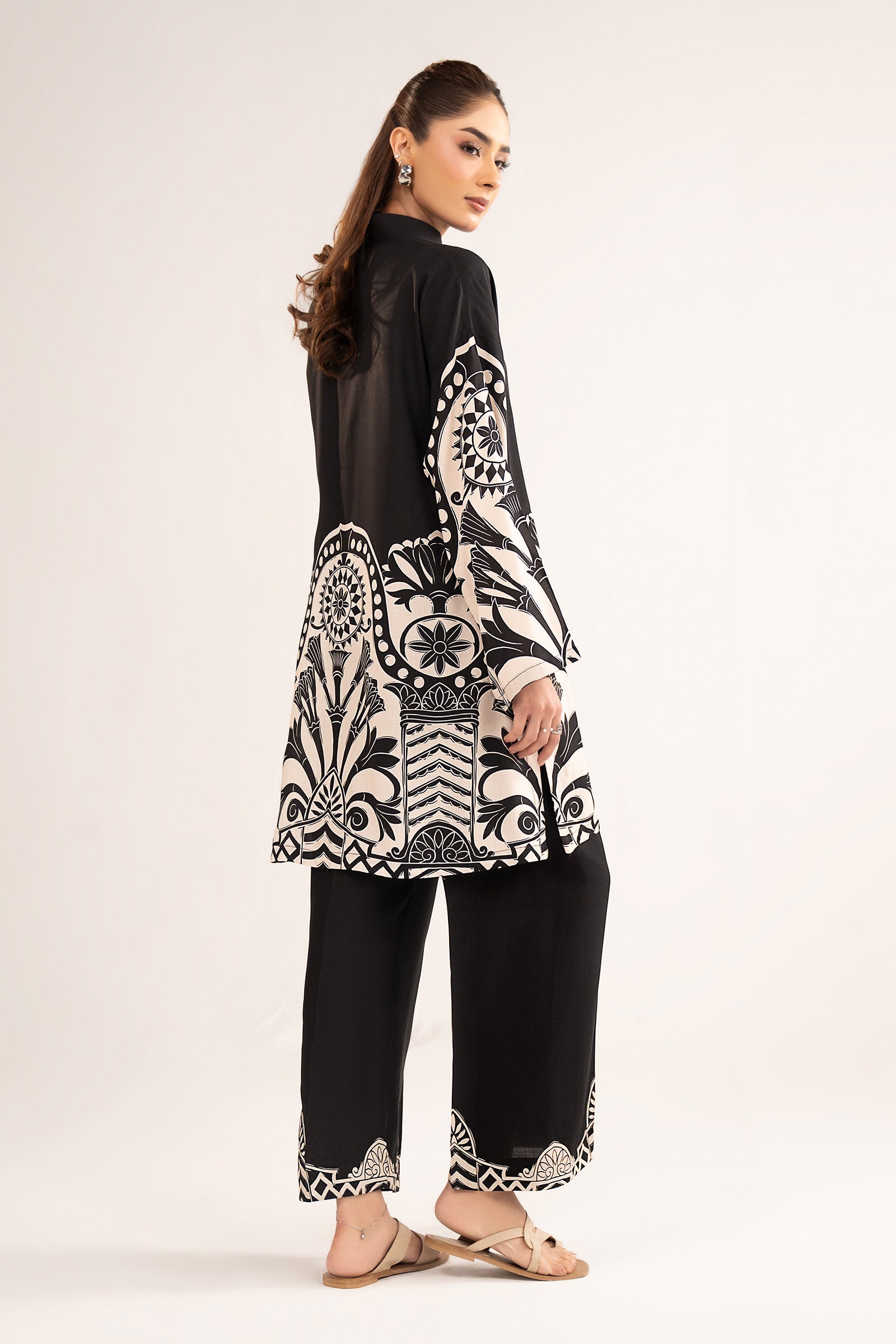 2 Pc Printed Arabic Lawn Suit