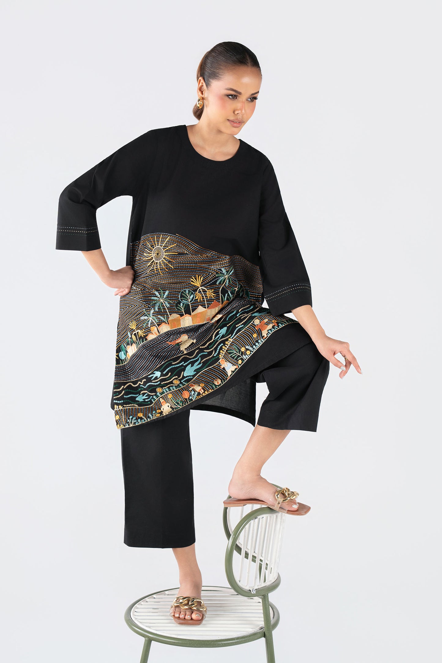 2 Pc Embroidered Crosshatch Suit