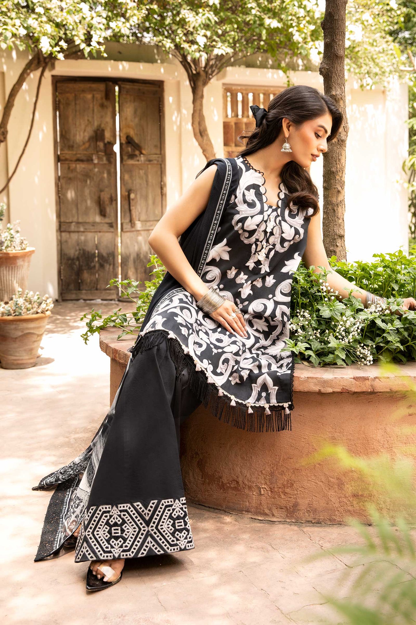 3 Pc Unstitched Embroidered Lawn Suit | MB-CUS25-904B