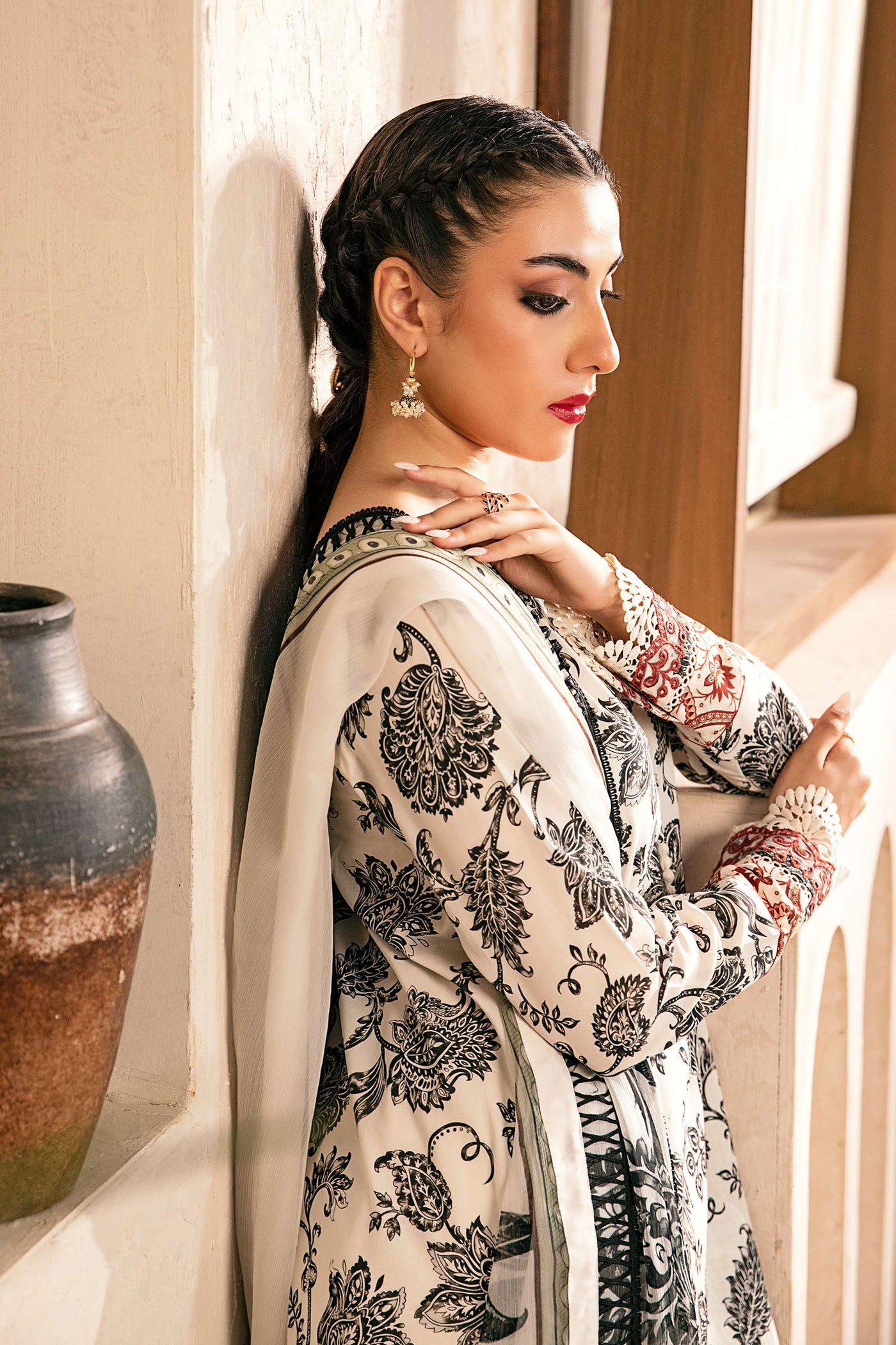 3 Pc Unstitched Embroidered Slub Lawn Suit | MB-CUS25-909A