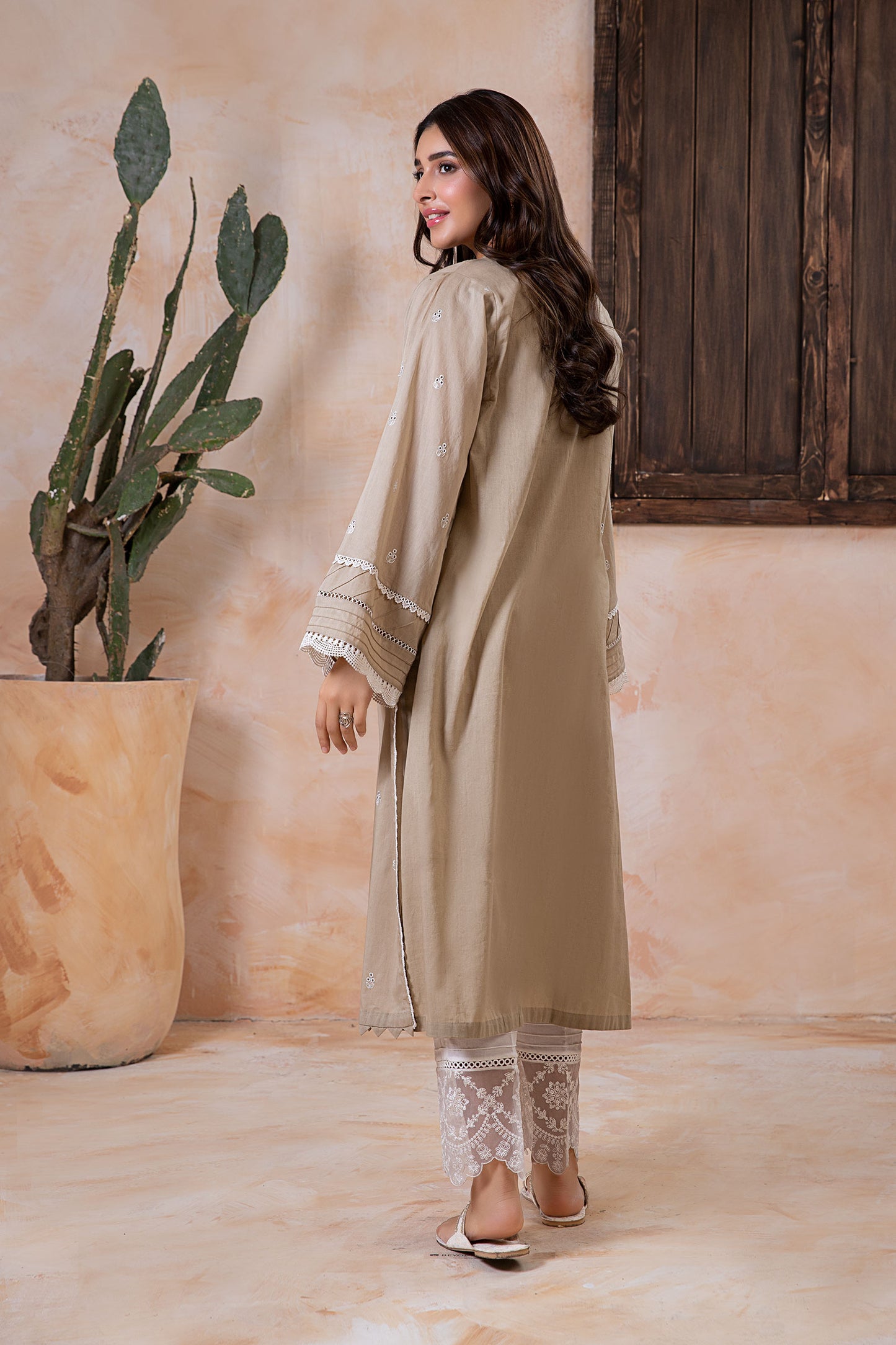 Embroidered Lawn Kurta