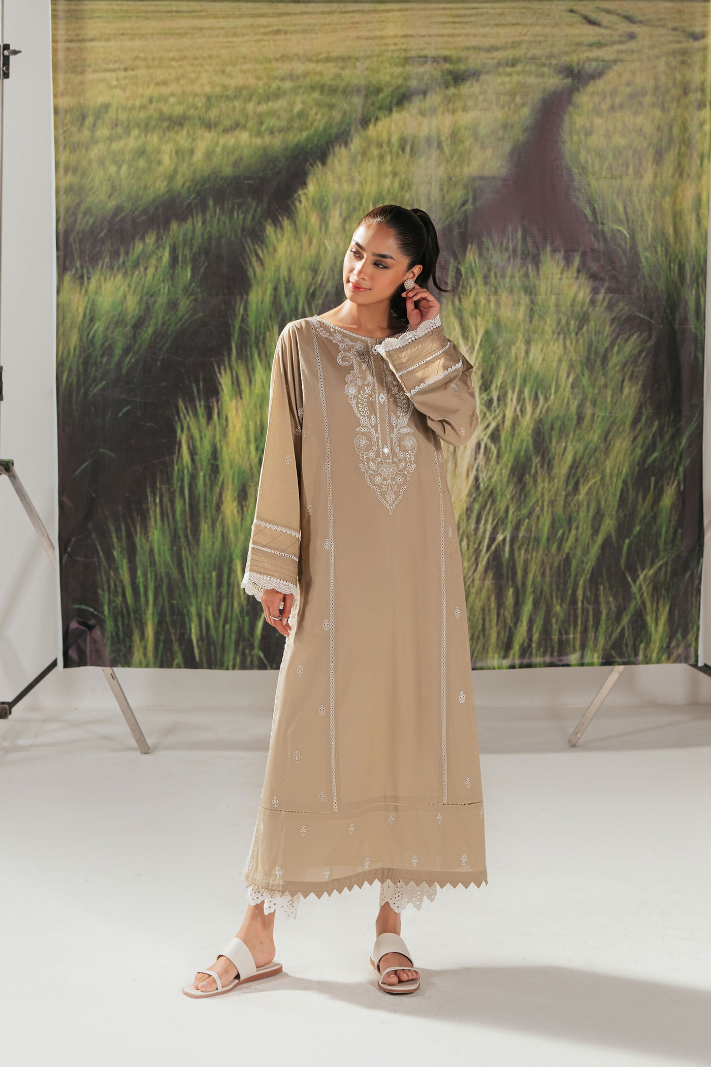 Embroidered Lawn Kurta