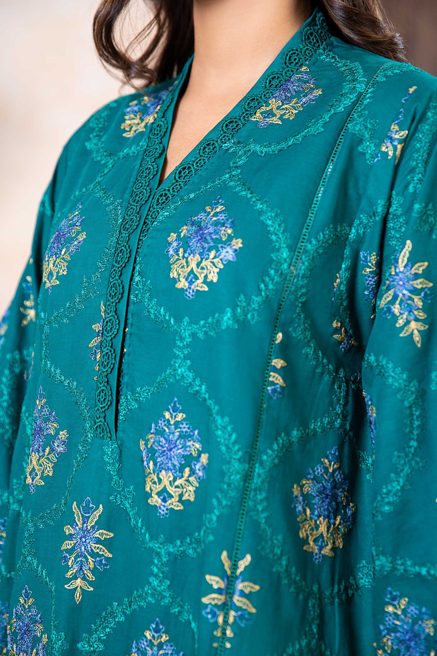 Embroidered Lawn Kurta