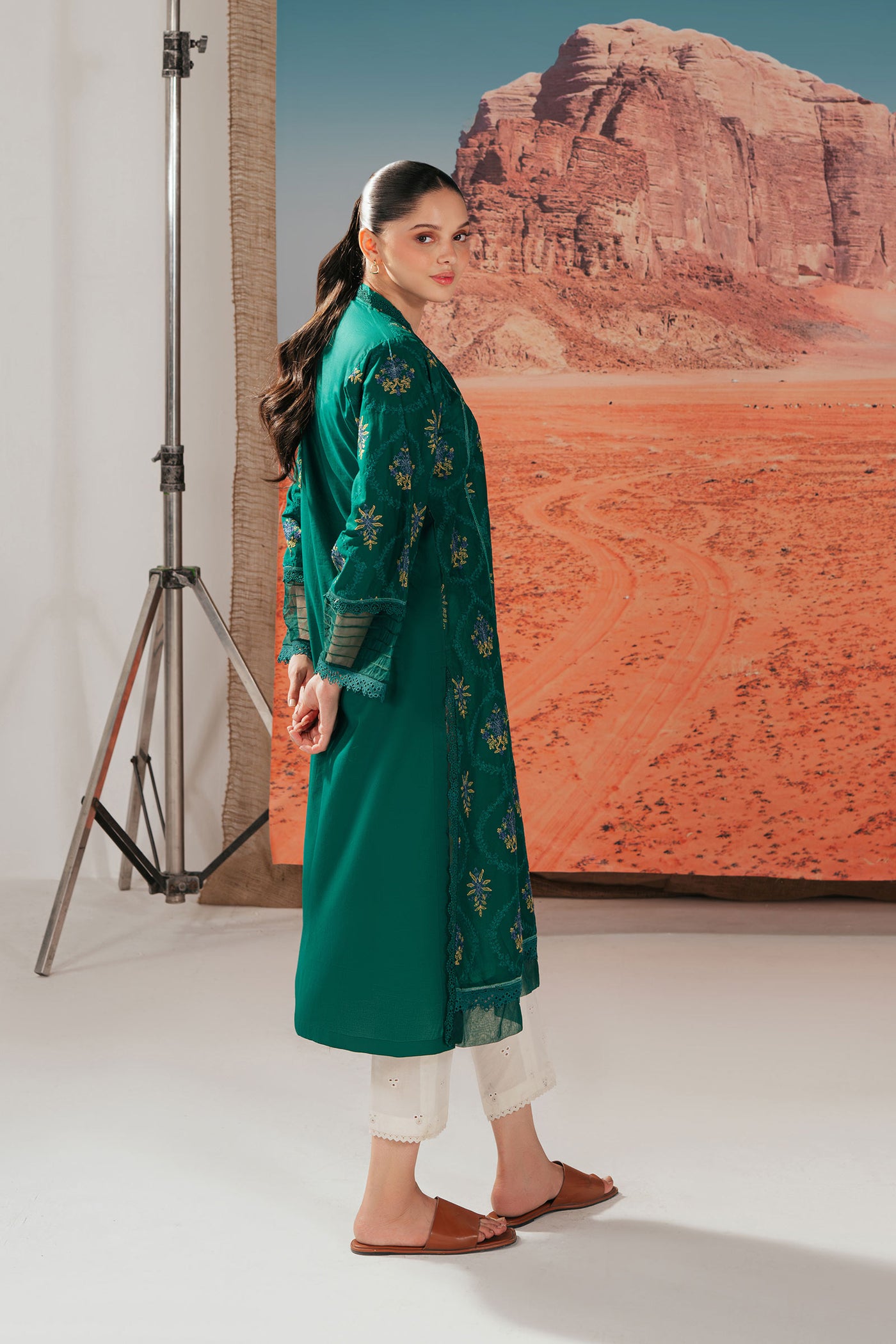 Embroidered Lawn Kurta