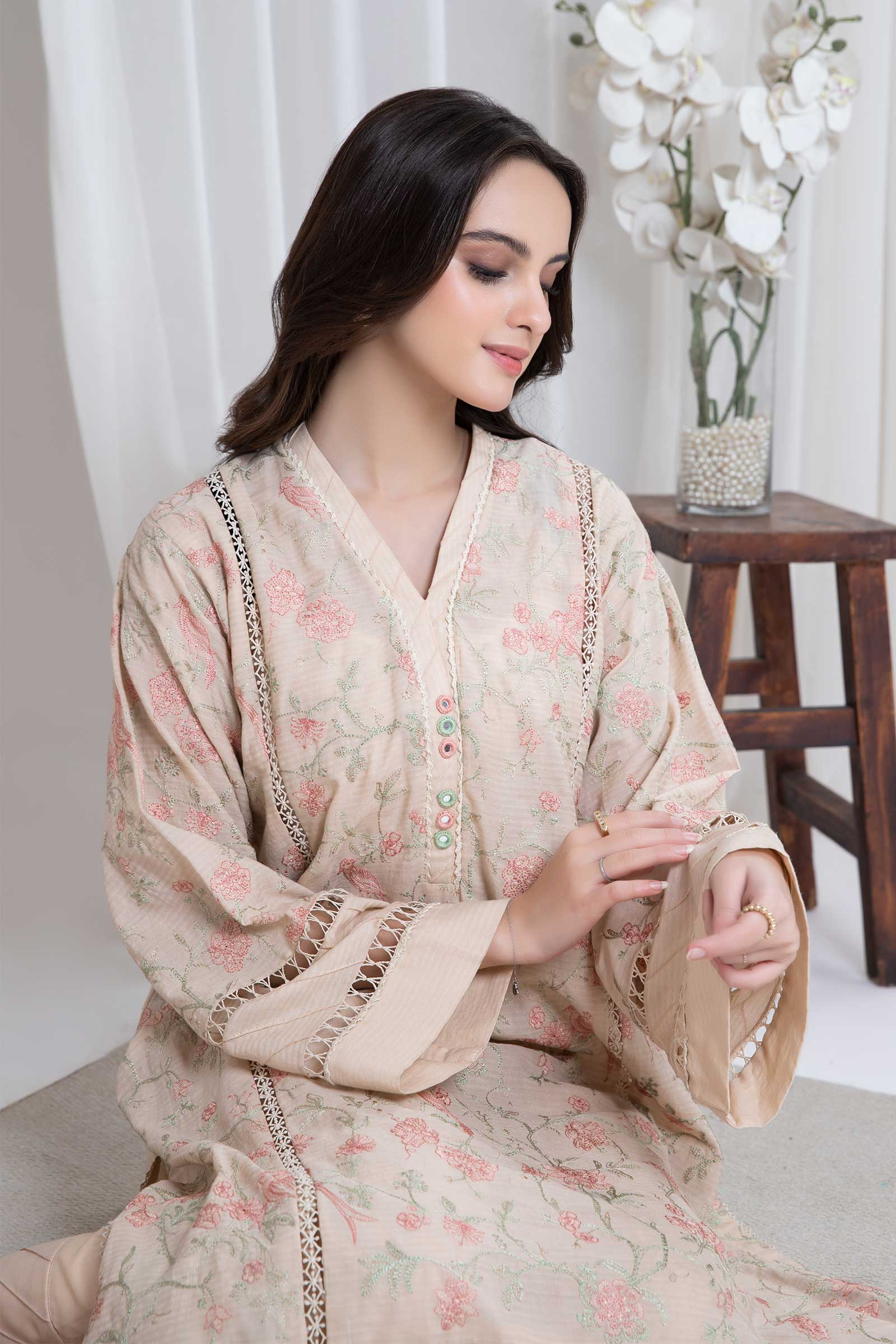 Embroidered Lawn Kurta